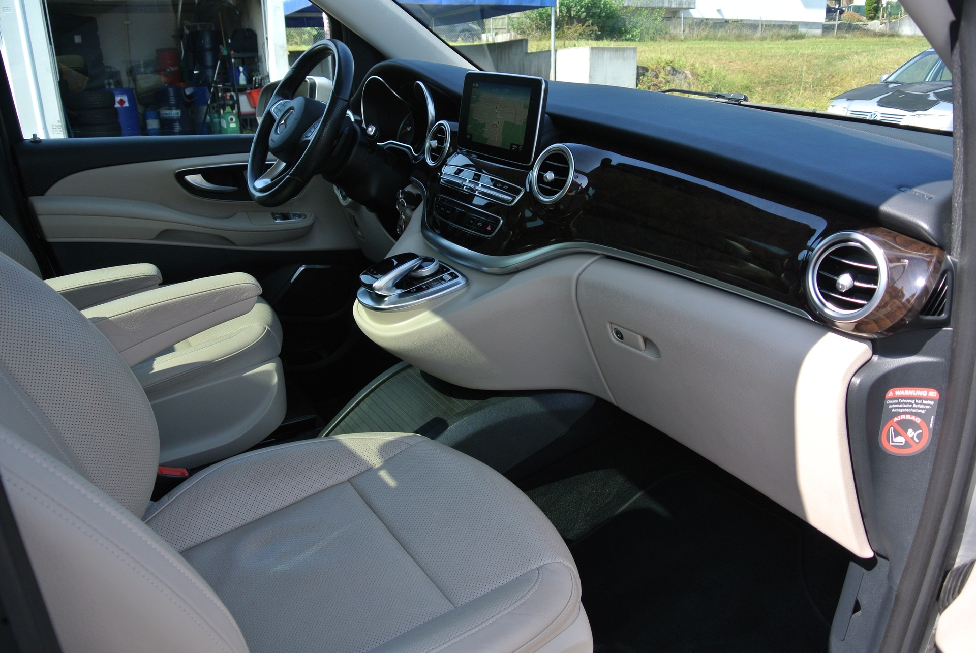 MERCEDES-BENZ V 250 d Avantgarde lang 4Matic 7G-Tronic, AMG Line-image-18
