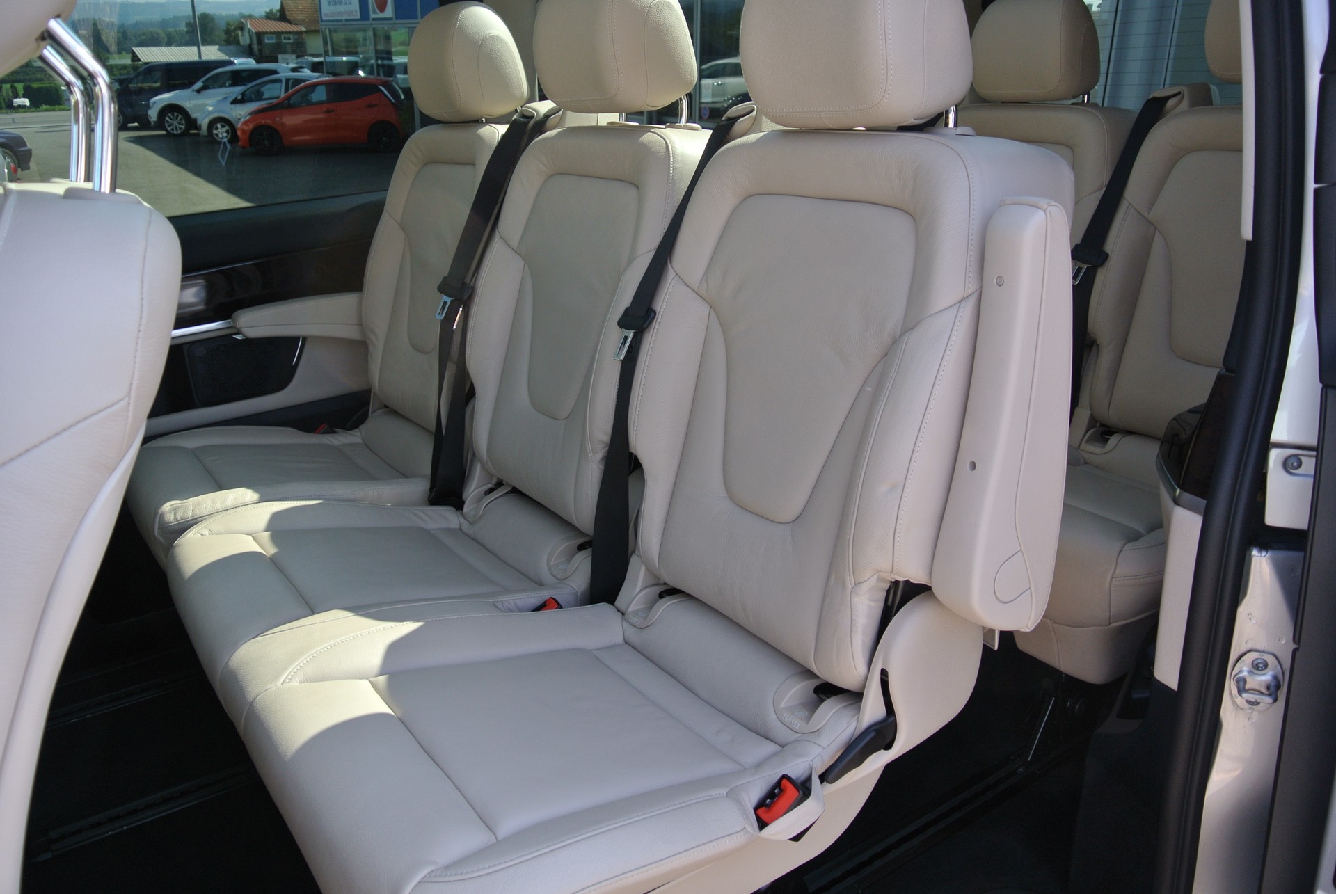 MERCEDES-BENZ V 250 d Avantgarde lang 4Matic 7G-Tronic, AMG Line-image-13