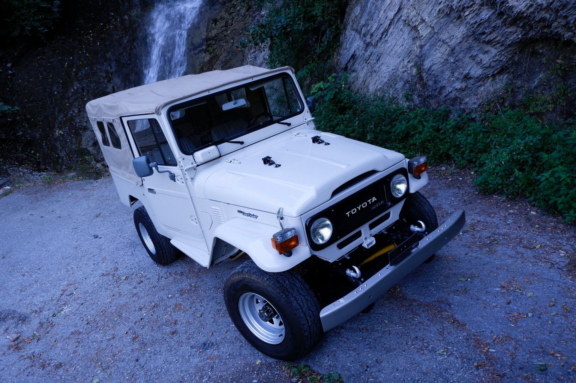 TOYOTA Land Cruiser 400 FRP-Top-image-4