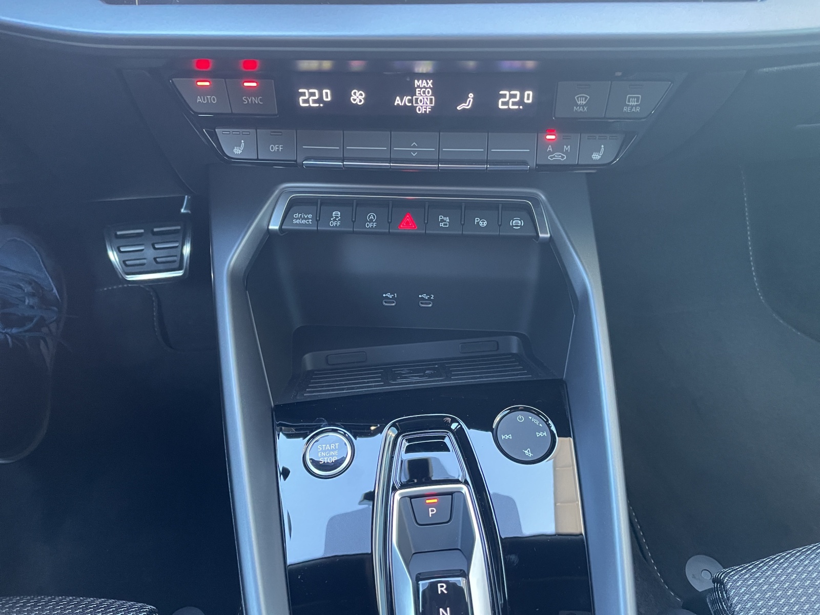 AUDI A3 allstreet 35 TFSI Attraction S-tronic-image-9