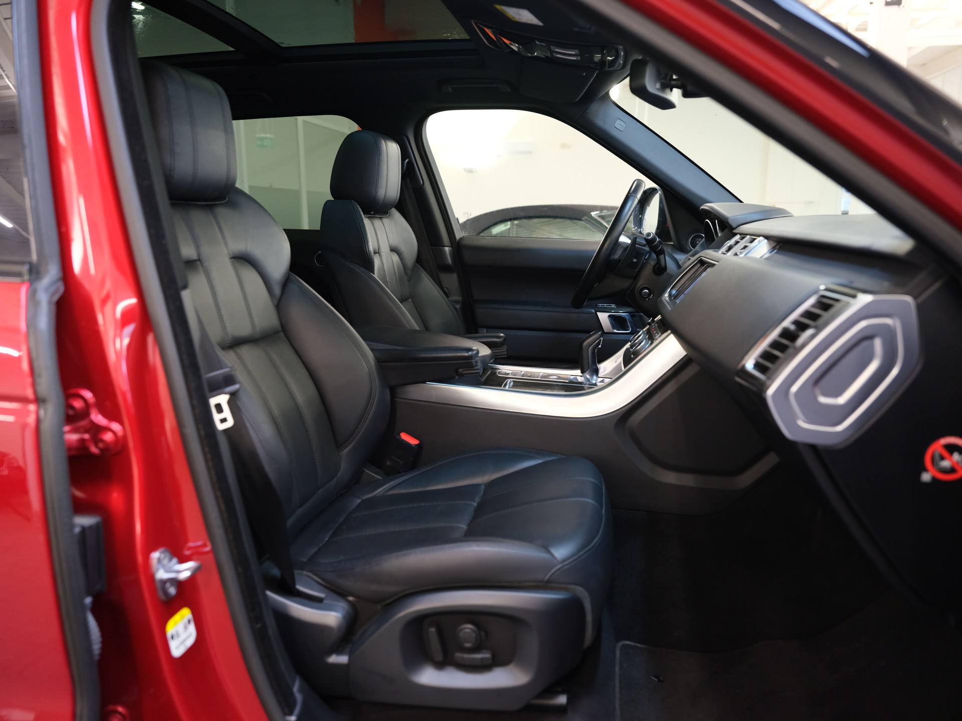 LAND ROVER Range Rover Sport 3.0 SDV6 SE Automatic-image-10