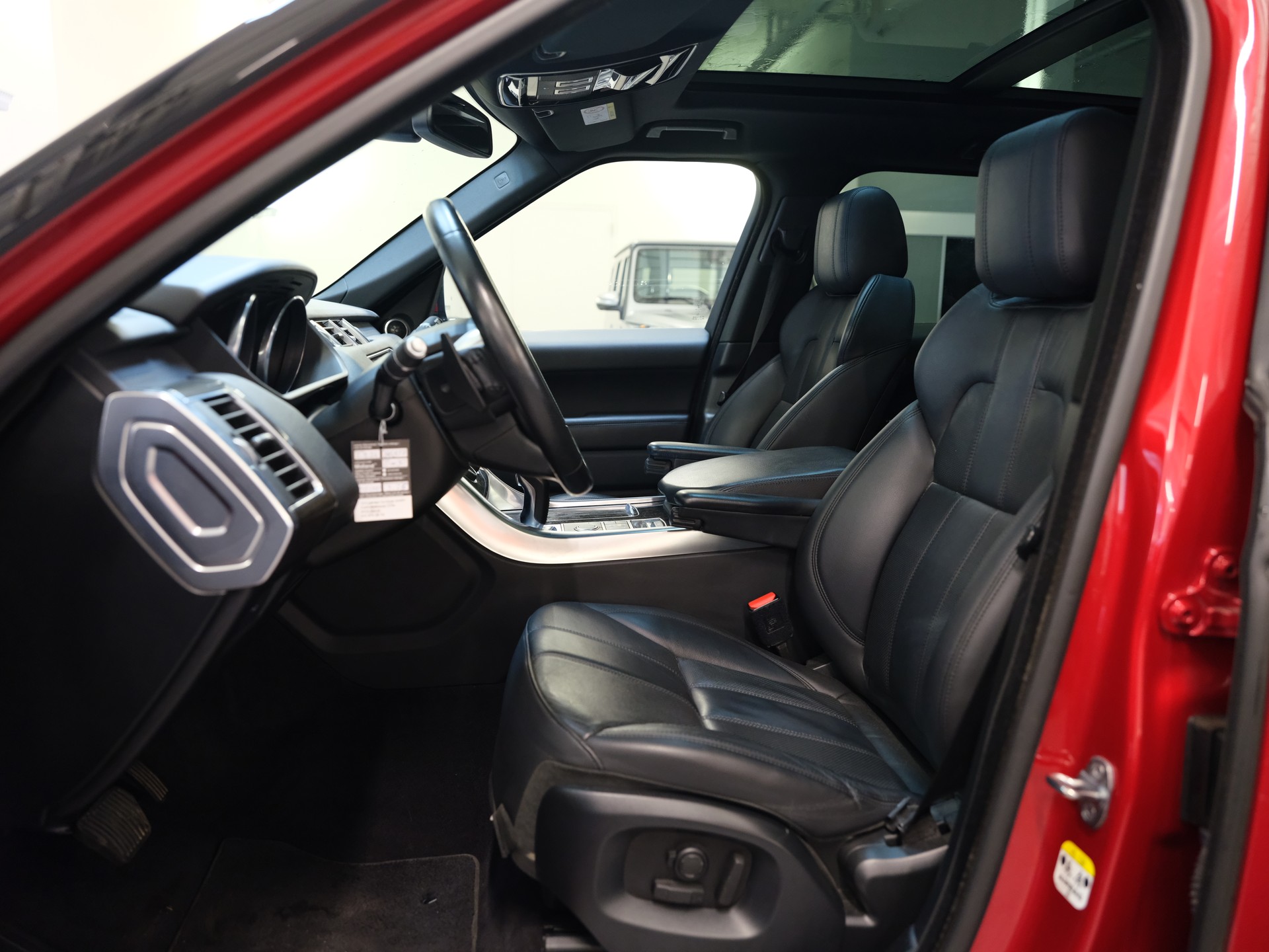 LAND ROVER Range Rover Sport 3.0 SDV6 SE Automatic-image-8