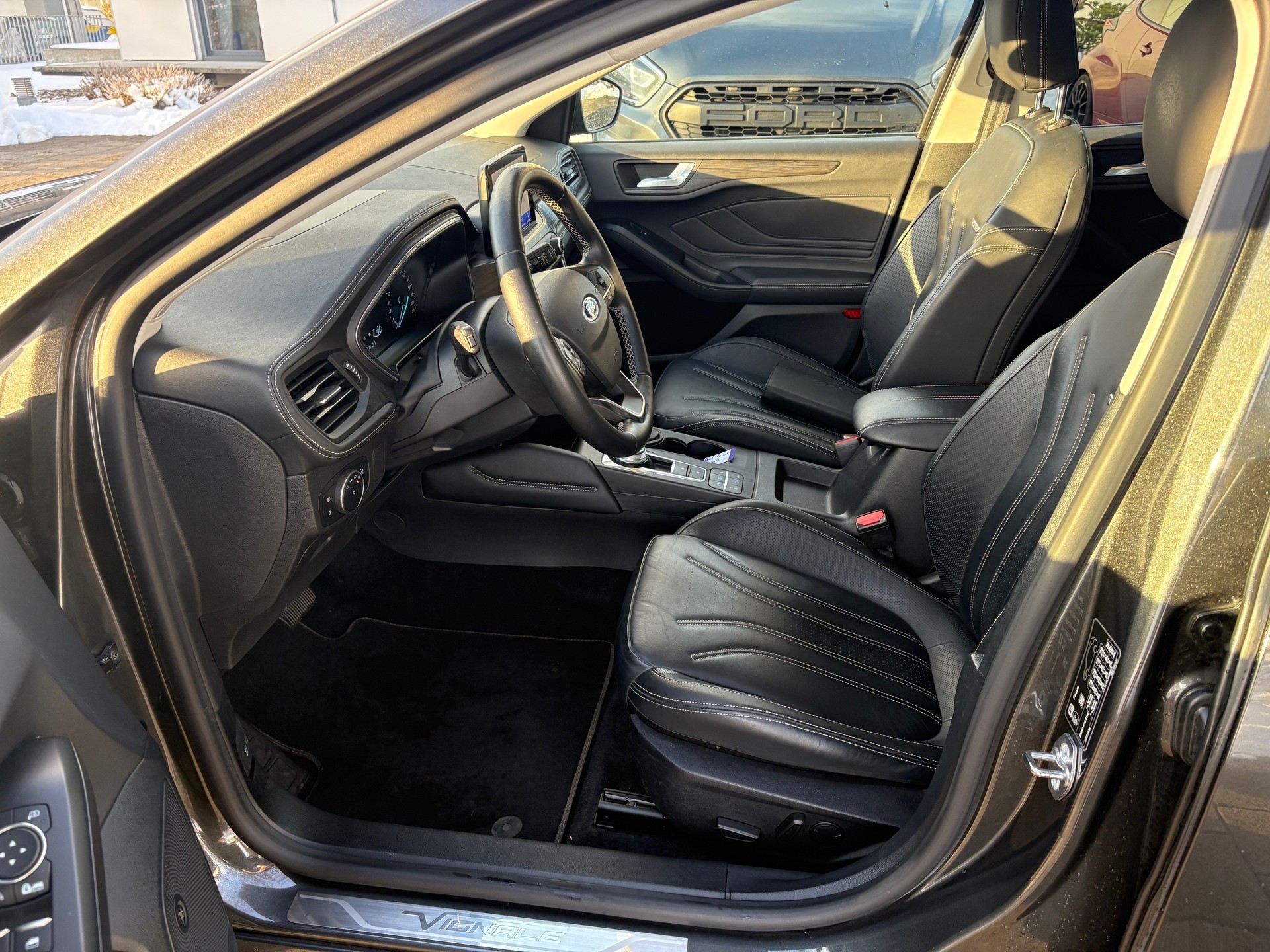 FORD Focus 1.5 SCTi Vignale Automatic-image-5