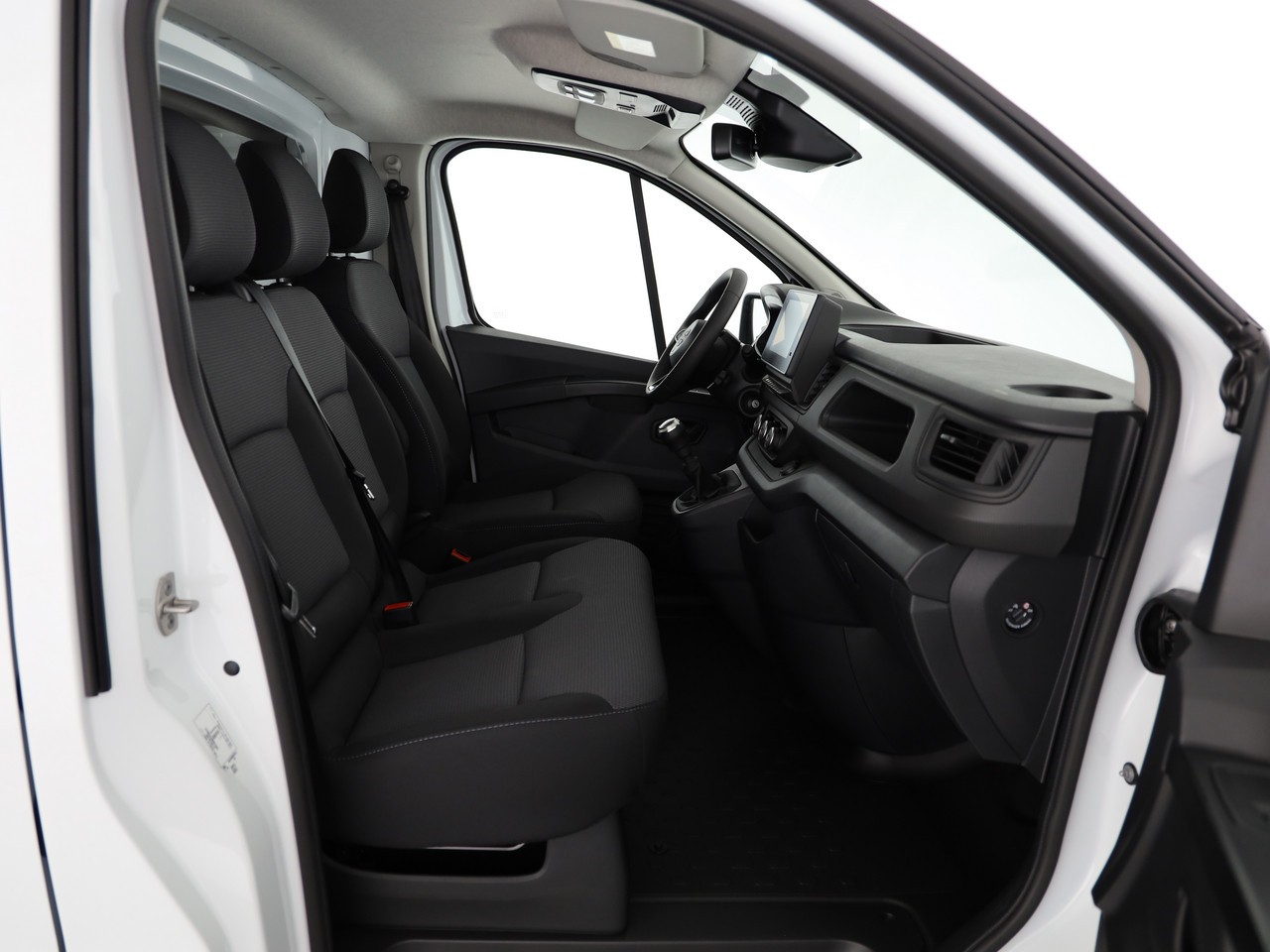 NISSAN Van L1H1 150 E6e 6DCT N-Connecta-image-4