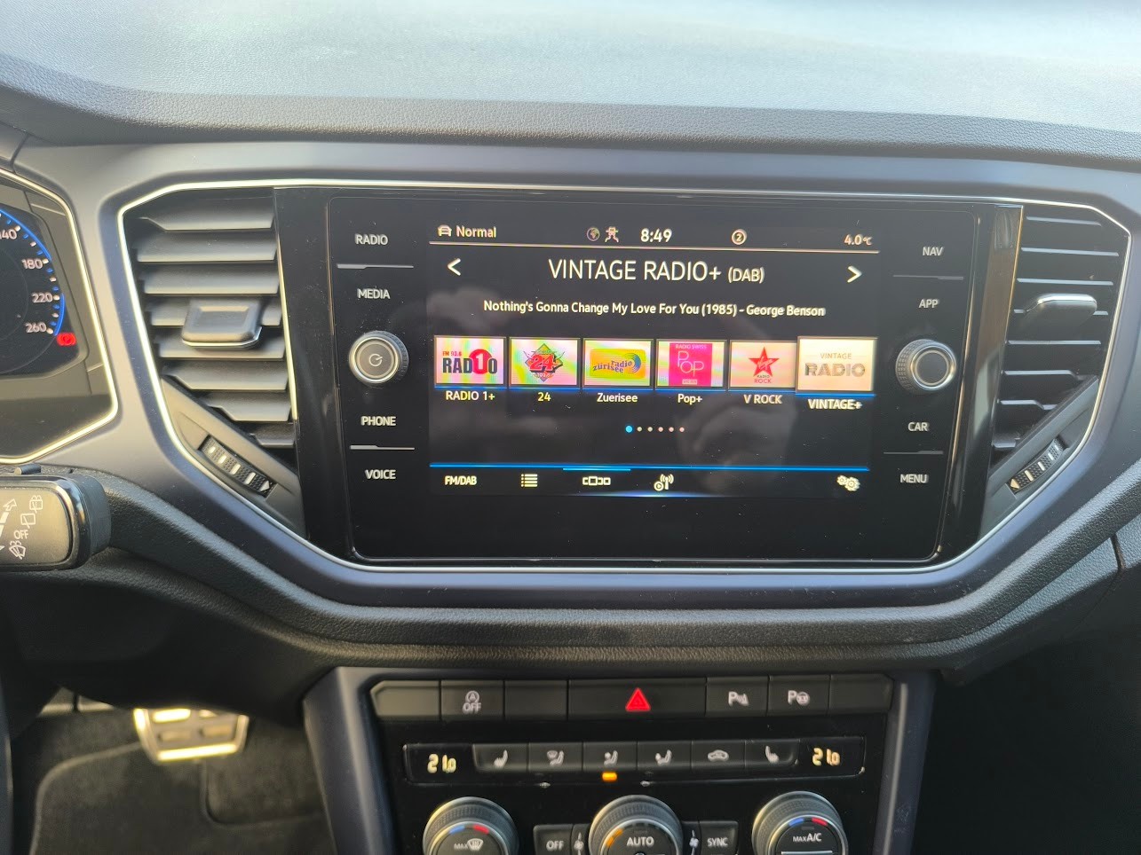 VW T-Roc 2.0 TSI Advance DSG 4Motion-image-11