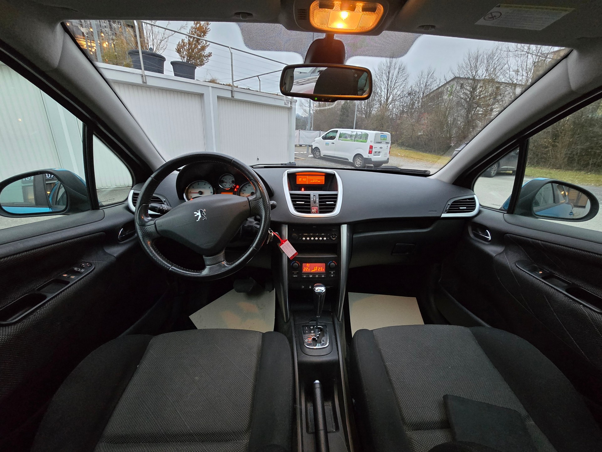 PEUGEOT 207 SW 1.6 16V Sport Automatic-image-6