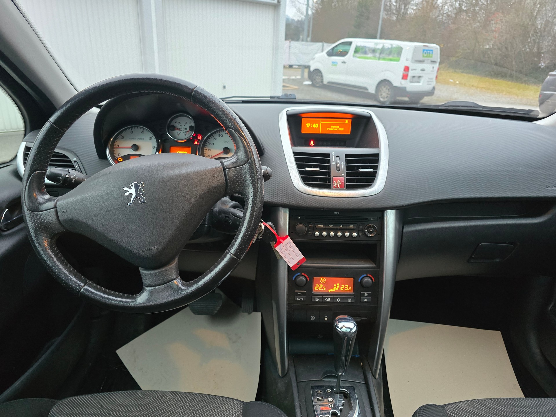 PEUGEOT 207 SW 1.6 16V Sport Automatic-image-7
