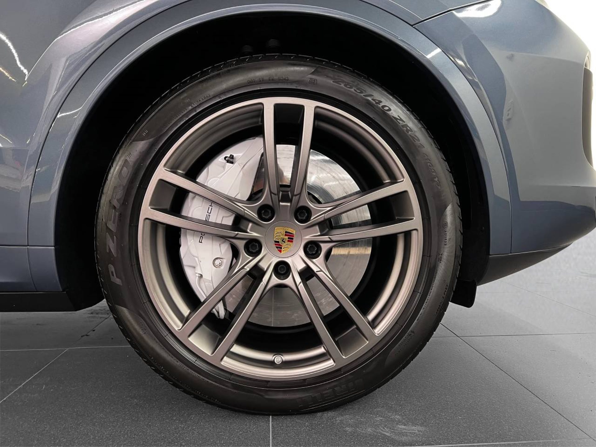 PORSCHE Cayenne Turbo-image-10