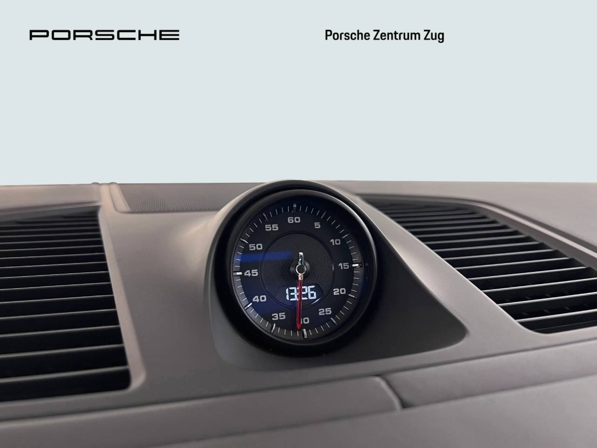 PORSCHE Cayenne Turbo-image-26