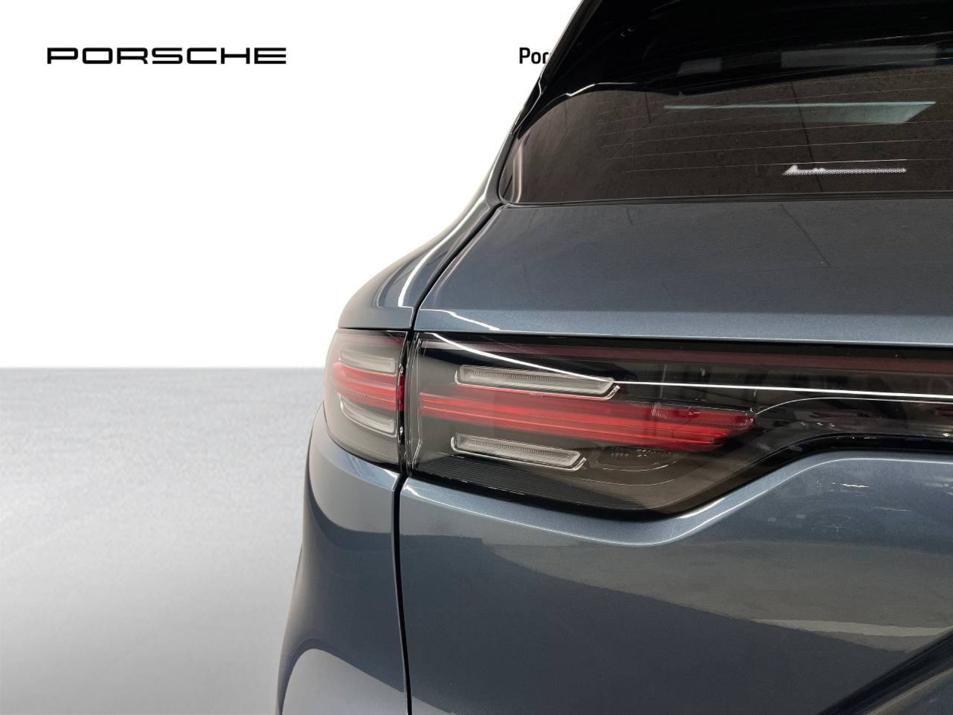 PORSCHE Cayenne Turbo-image-12