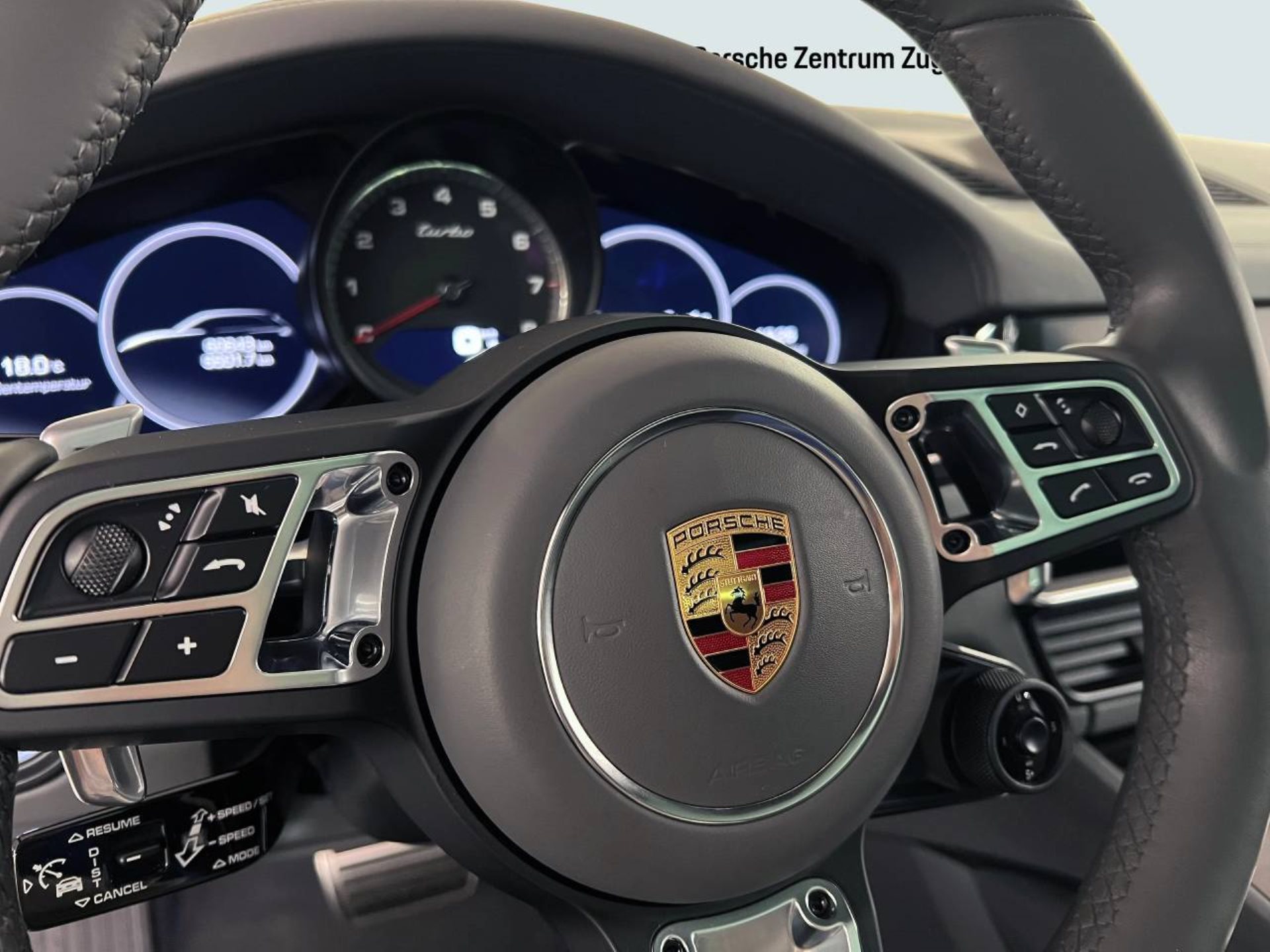 PORSCHE Cayenne Turbo-image-15