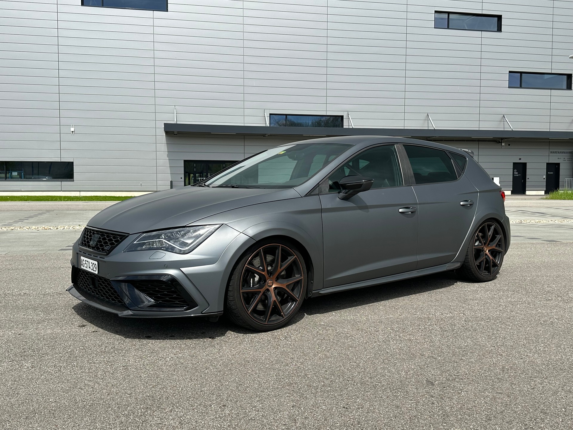 SEAT Leon 2.0 TSI Cupra R DSG-image-0