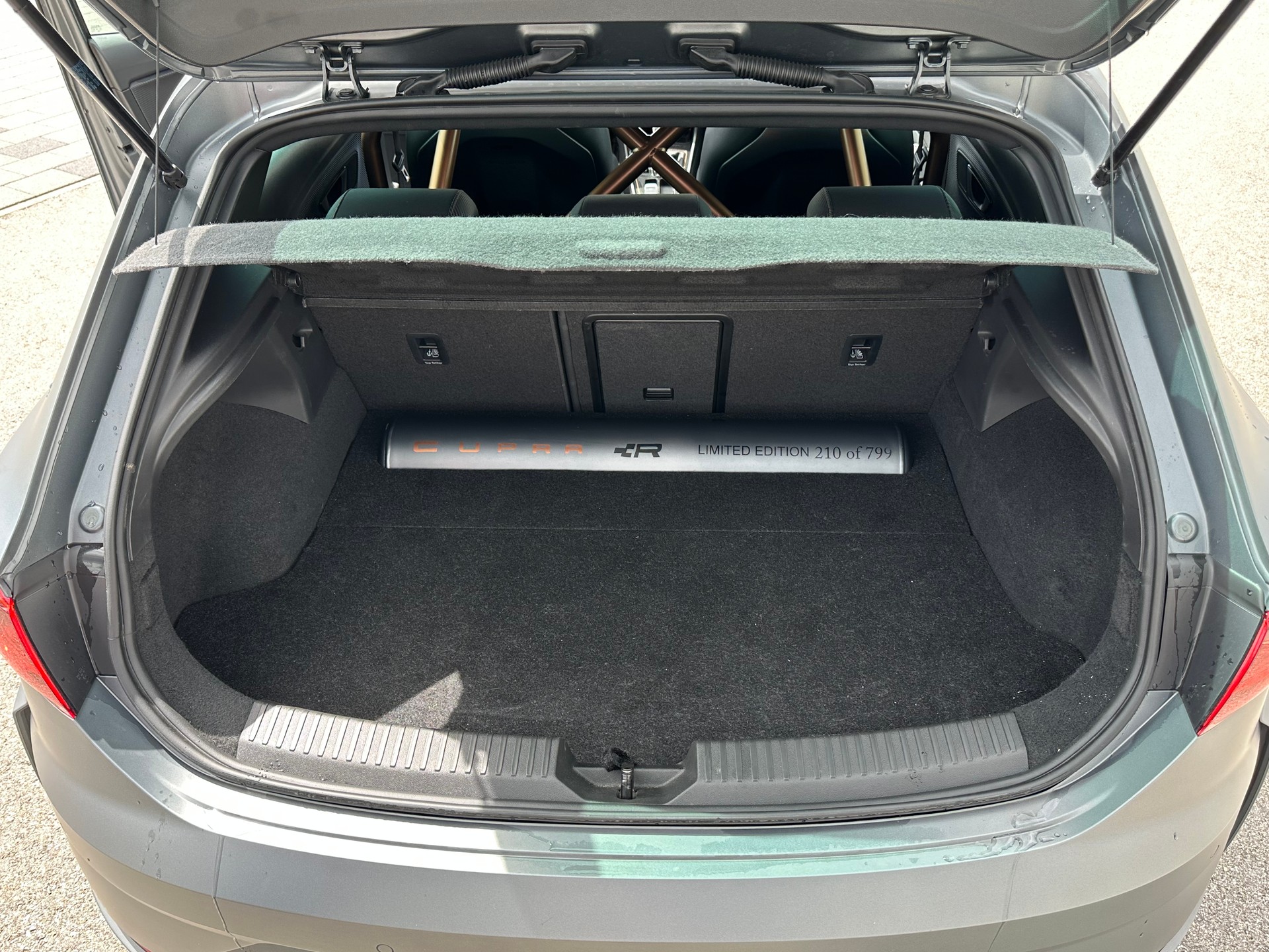 SEAT Leon 2.0 TSI Cupra R DSG-image-10