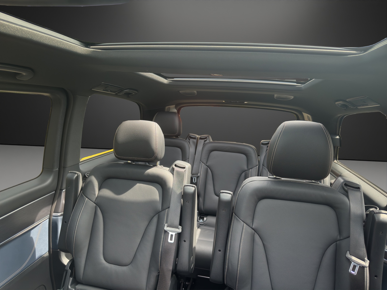 MERCEDES-BENZ EQV 300 lang-image-9