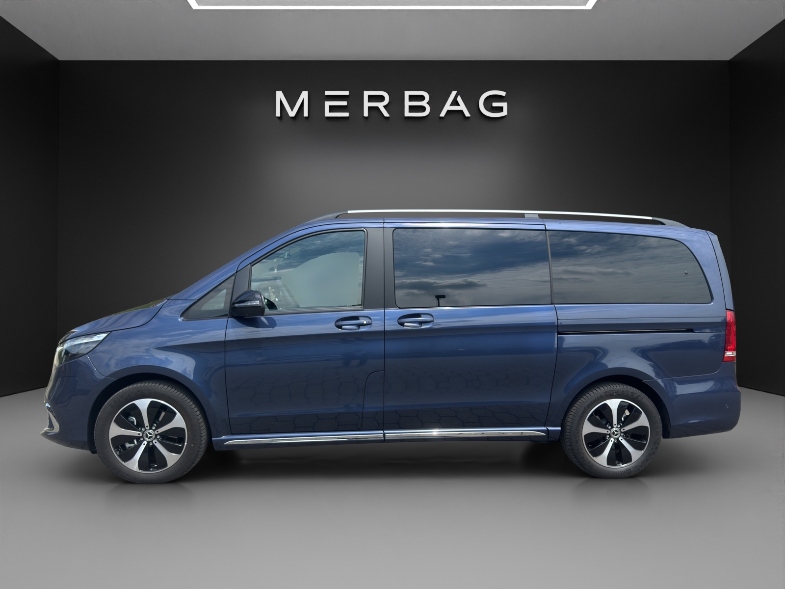 MERCEDES-BENZ EQV 300 lang-image-2