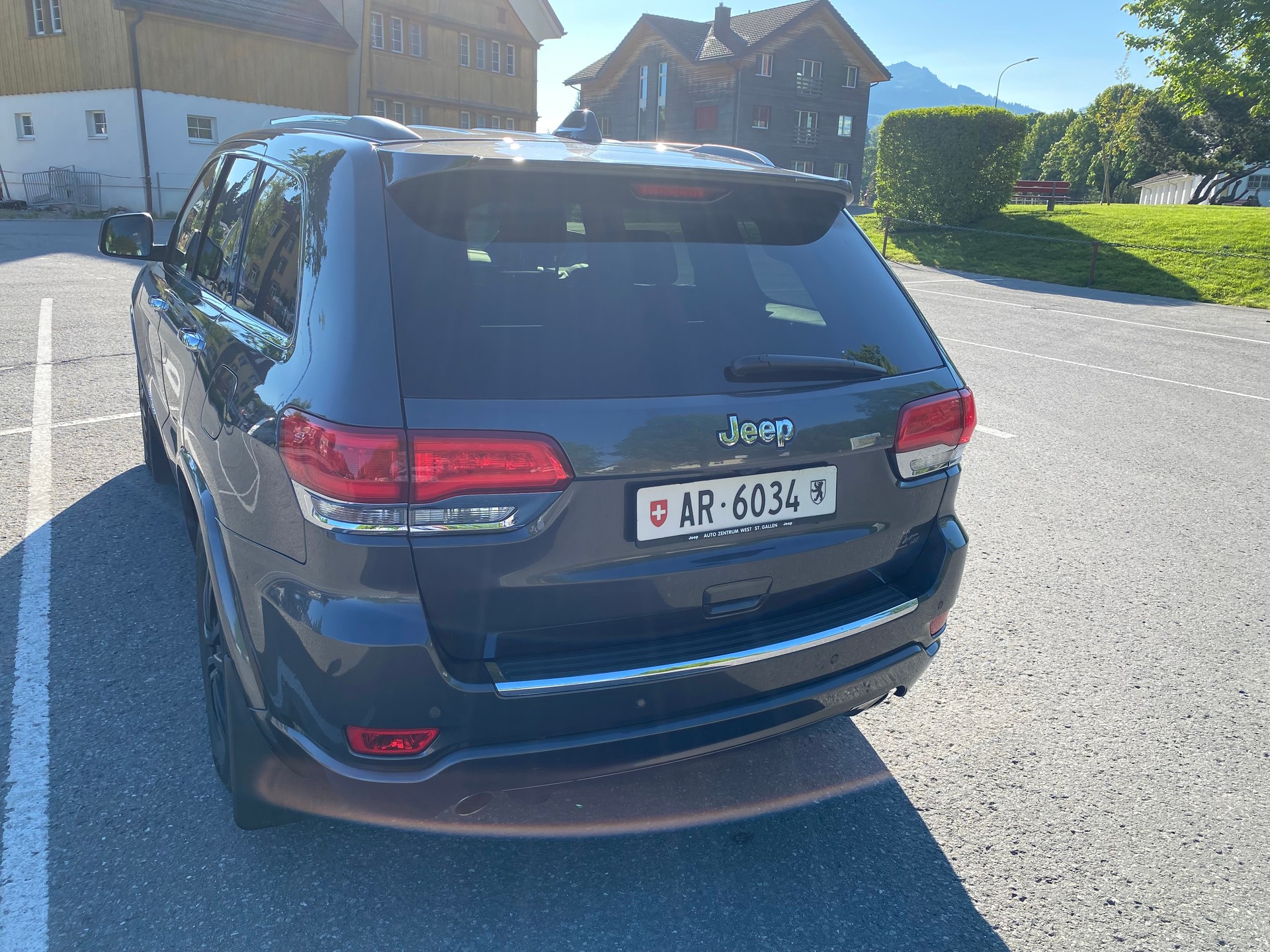 JEEP Grand Cherokee 3.0 CRD Overland Automatic-image-14