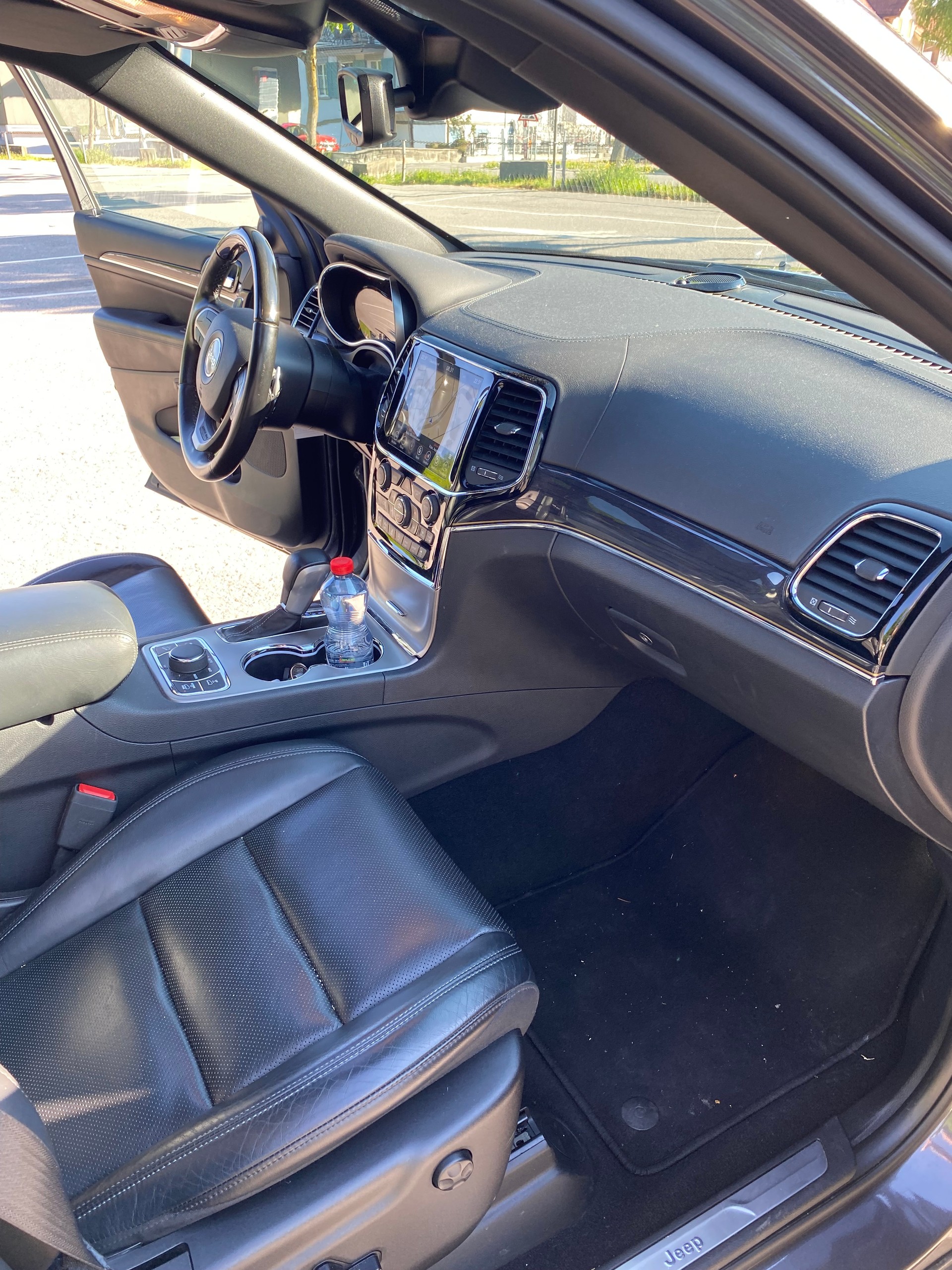 JEEP Grand Cherokee 3.0 CRD Overland Automatic-image-5