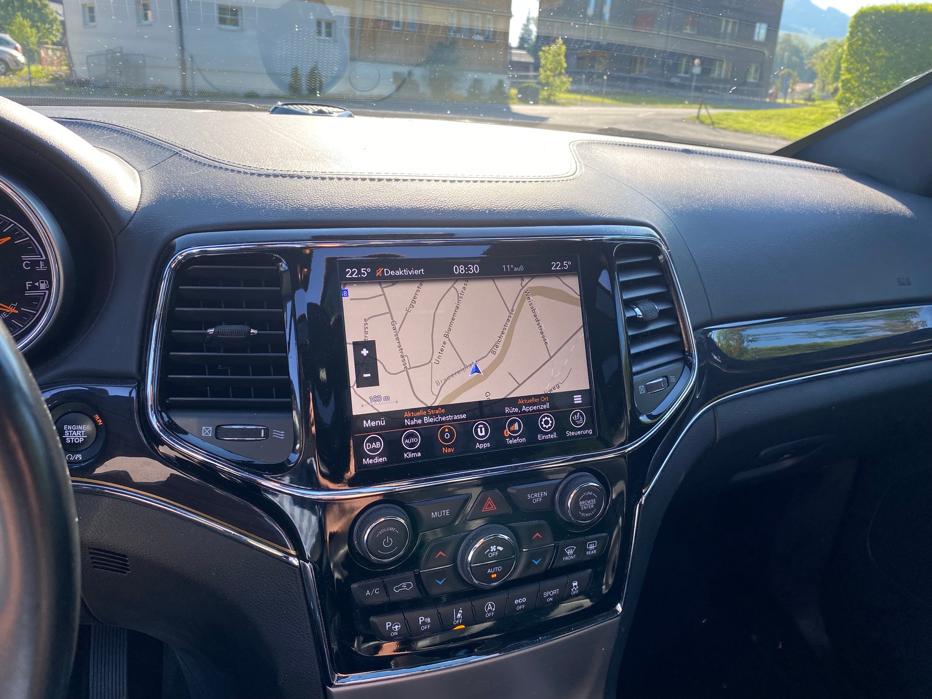JEEP Grand Cherokee 3.0 CRD Overland Automatic-image-13