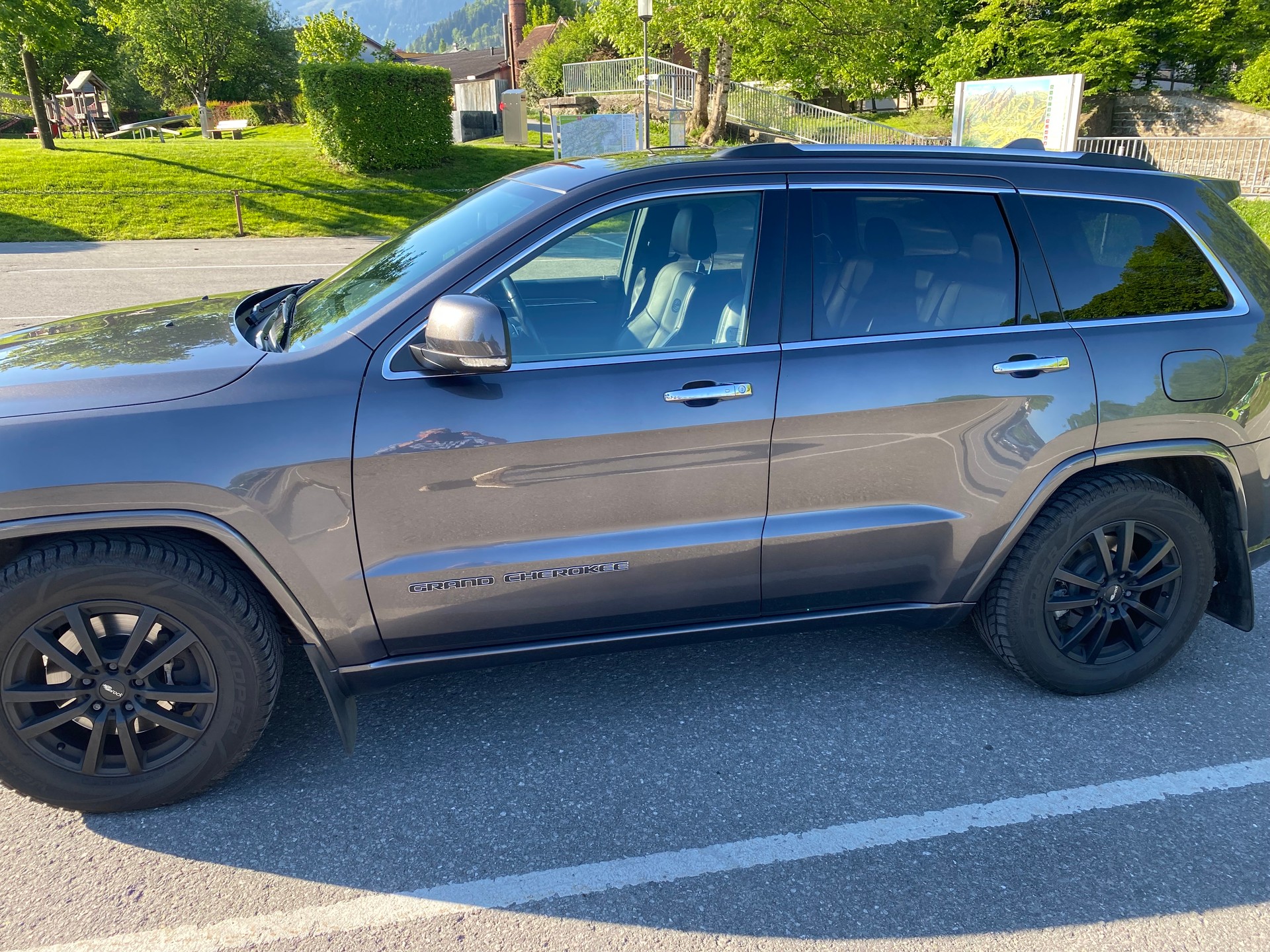 JEEP Grand Cherokee 3.0 CRD Overland Automatic-image-3