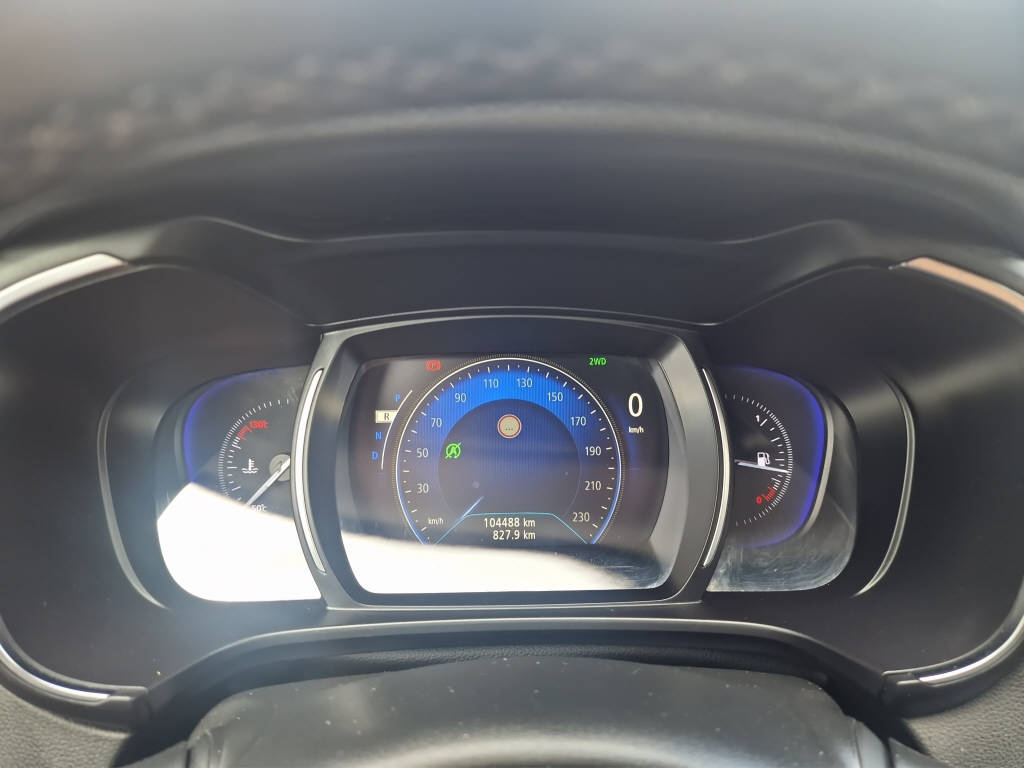 RENAULT Koleos 2.0 dCi Initiale X-Tronic 4WD-image-13