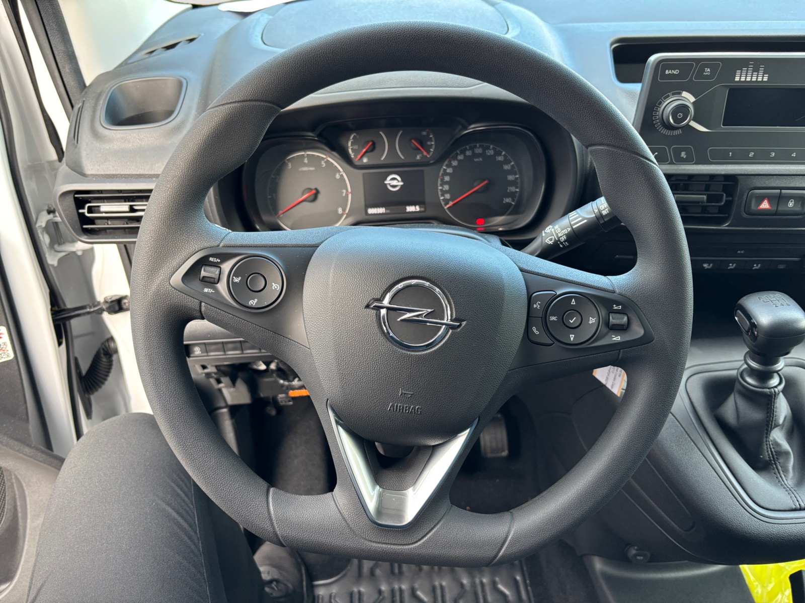 OPEL Combo Cargo 1.5 s/s 4x4-image-13