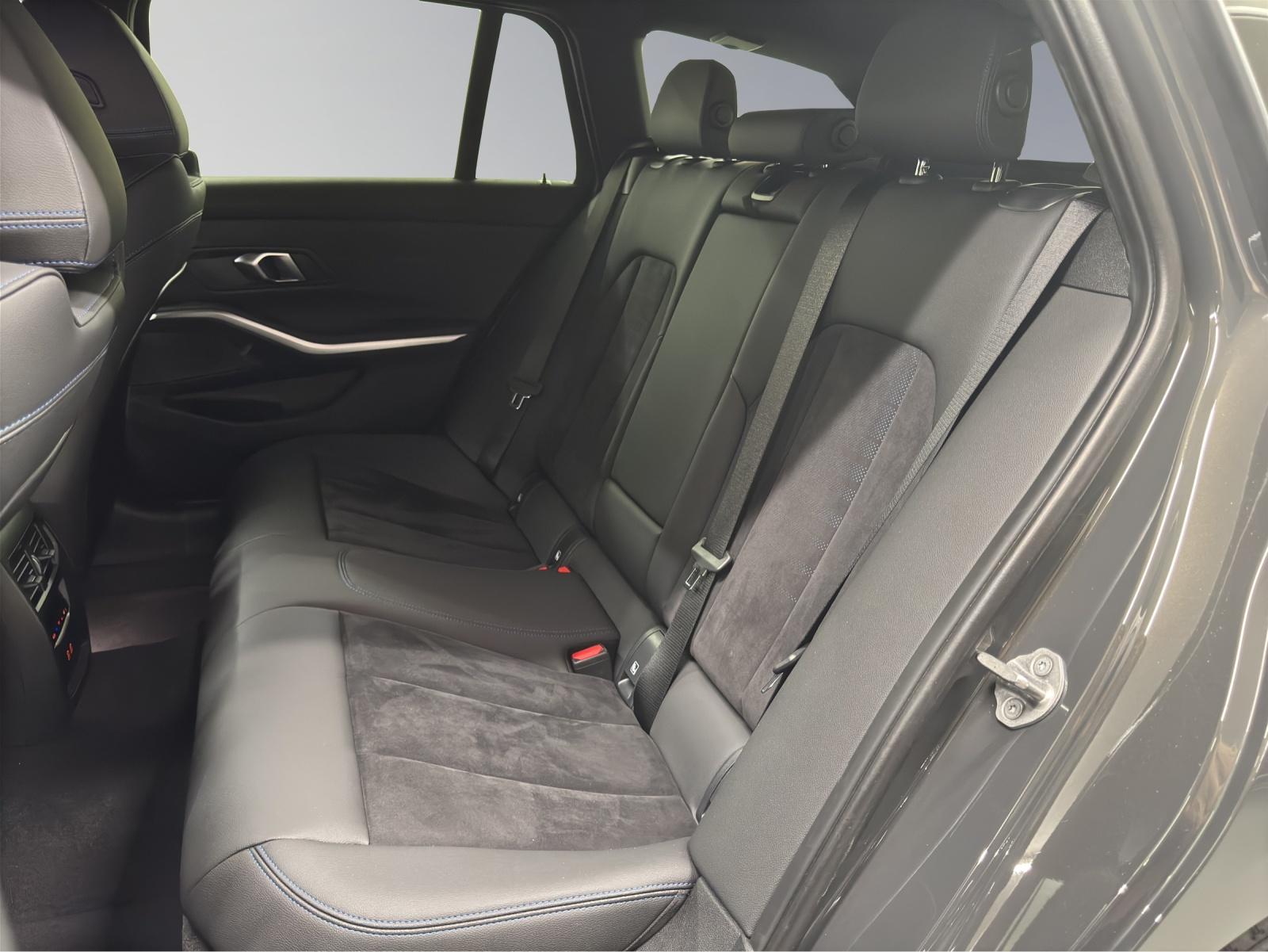 BMW 330d xDrive Touring MSport-image-11