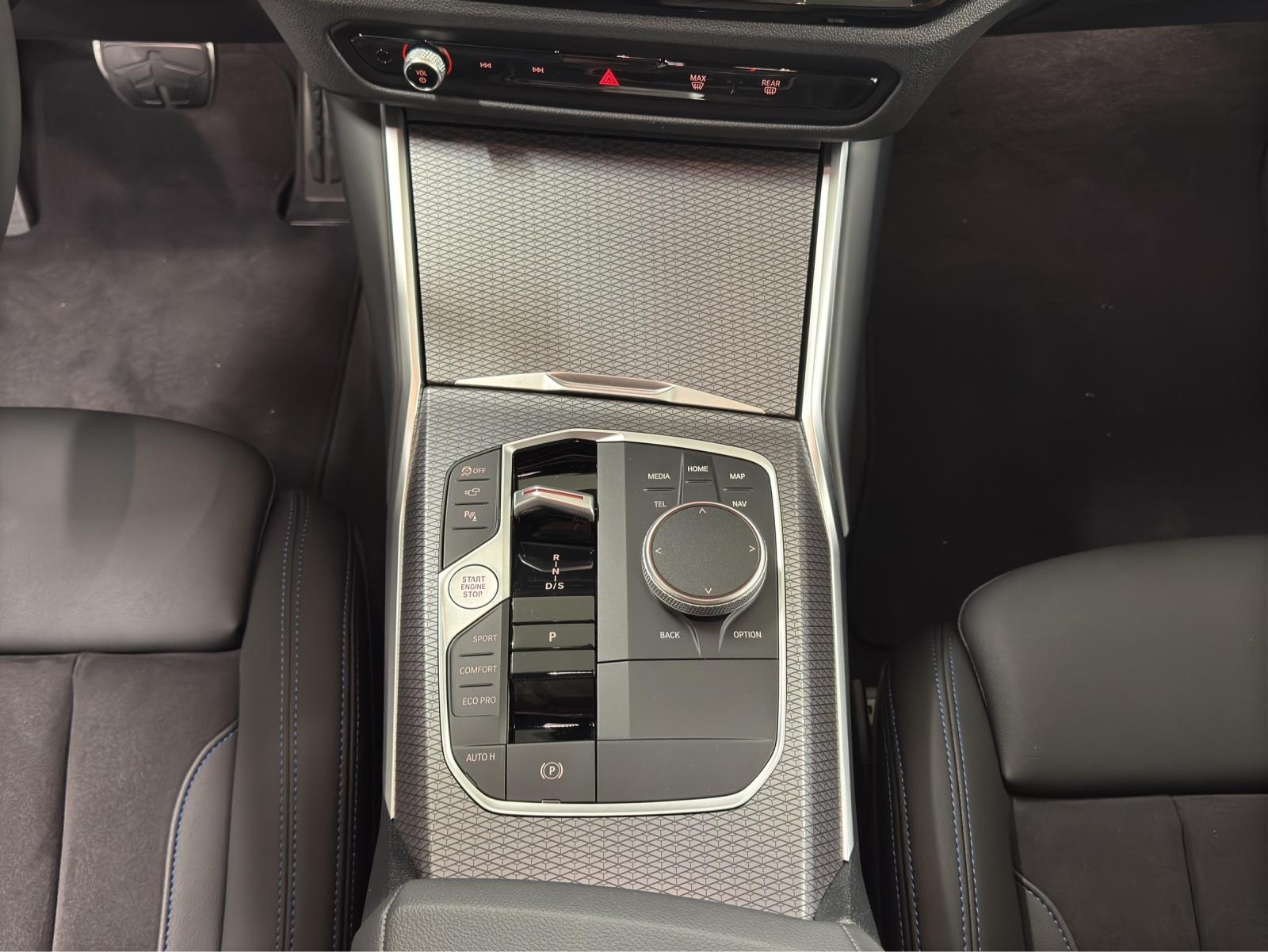 BMW 330d xDrive Touring MSport-image-17
