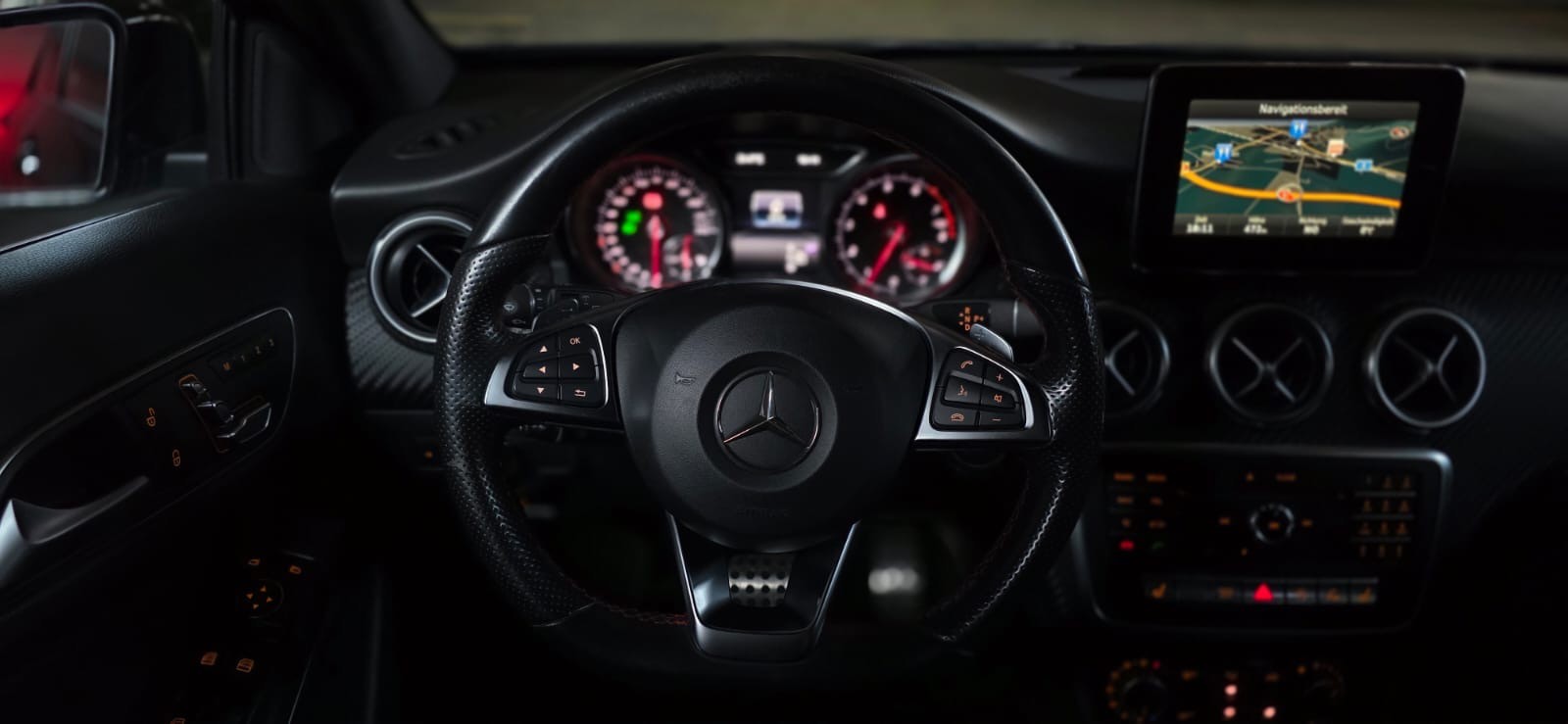 MERCEDES-BENZ A 220 AMG Line 4Matic 7G-DCT *CH-Fahrzeug* **Frisch ab MFK**-image-13