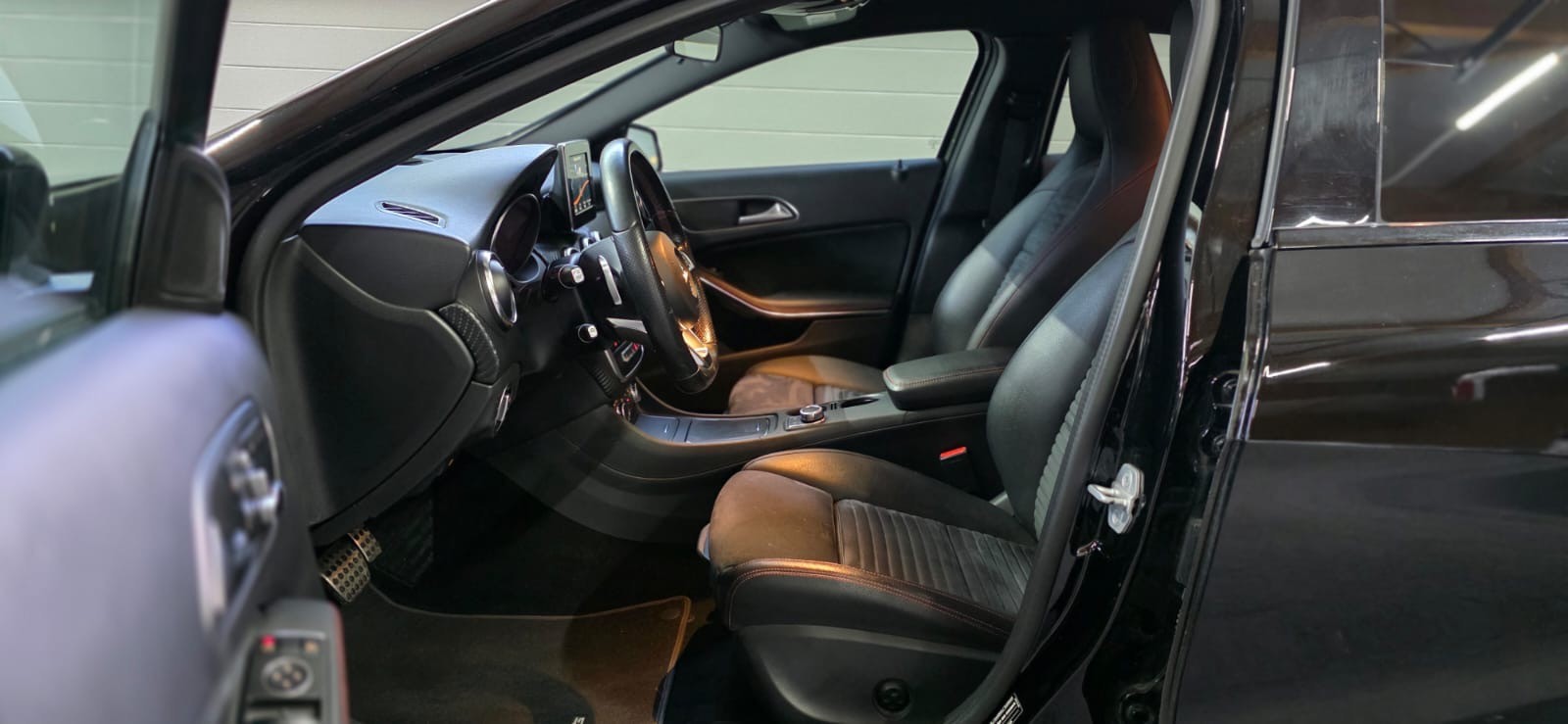 MERCEDES-BENZ A 220 AMG Line 4Matic 7G-DCT *CH-Fahrzeug* **Frisch ab MFK**-image-8