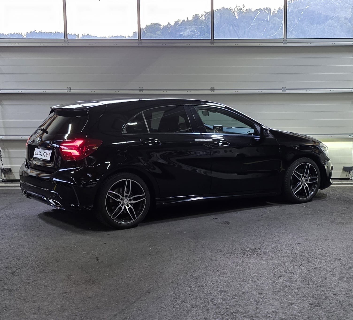 MERCEDES-BENZ A 220 AMG Line 4Matic 7G-DCT *CH-Fahrzeug* **Frisch ab MFK**-image-4