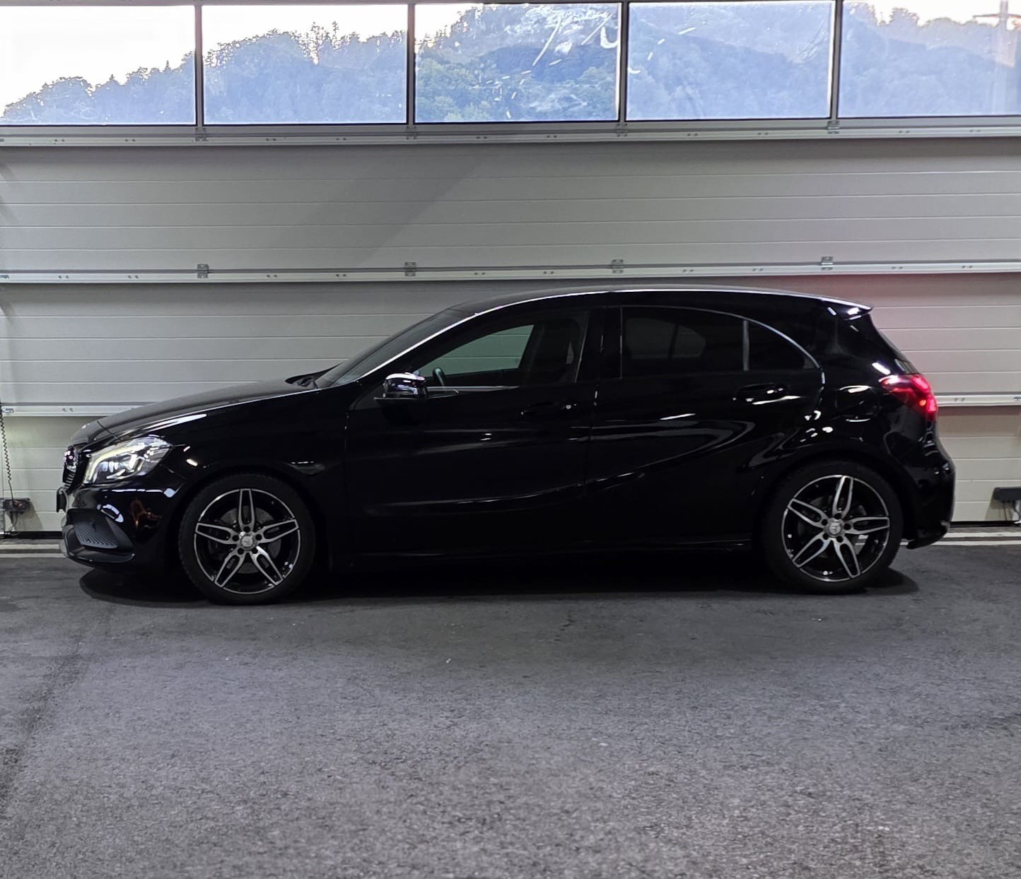 MERCEDES-BENZ A 220 AMG Line 4Matic 7G-DCT *CH-Fahrzeug* **Frisch ab MFK**-image-1