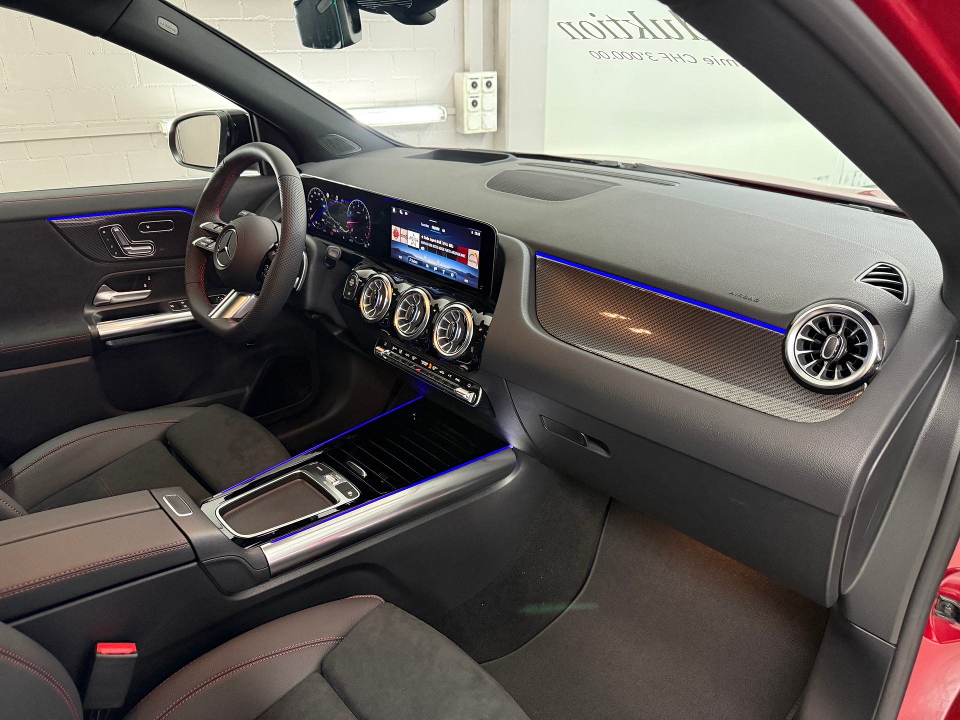 MERCEDES-BENZ GLA 200 Night Star-image-10