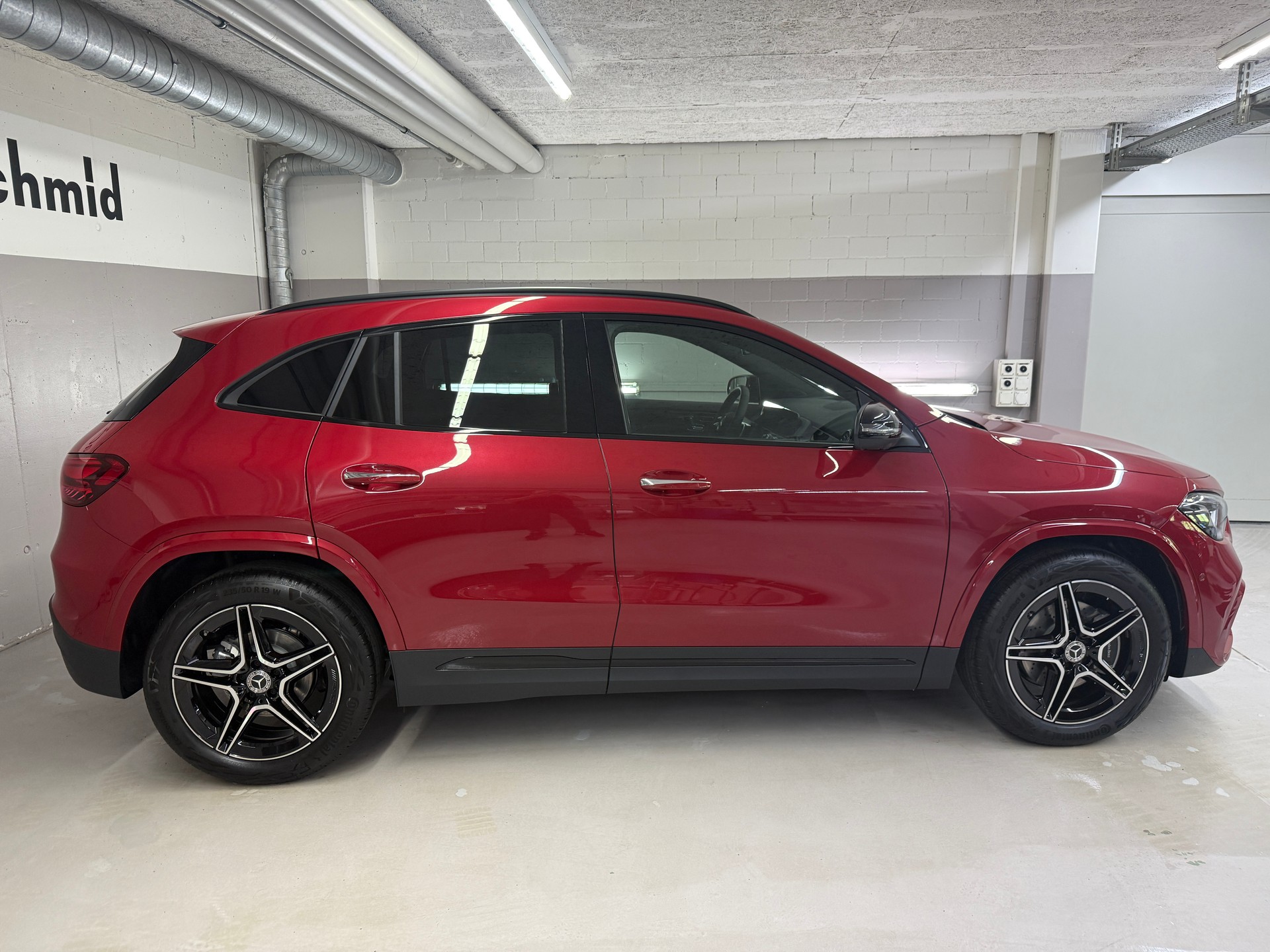 MERCEDES-BENZ GLA 200 Night Star-showroom-element-2