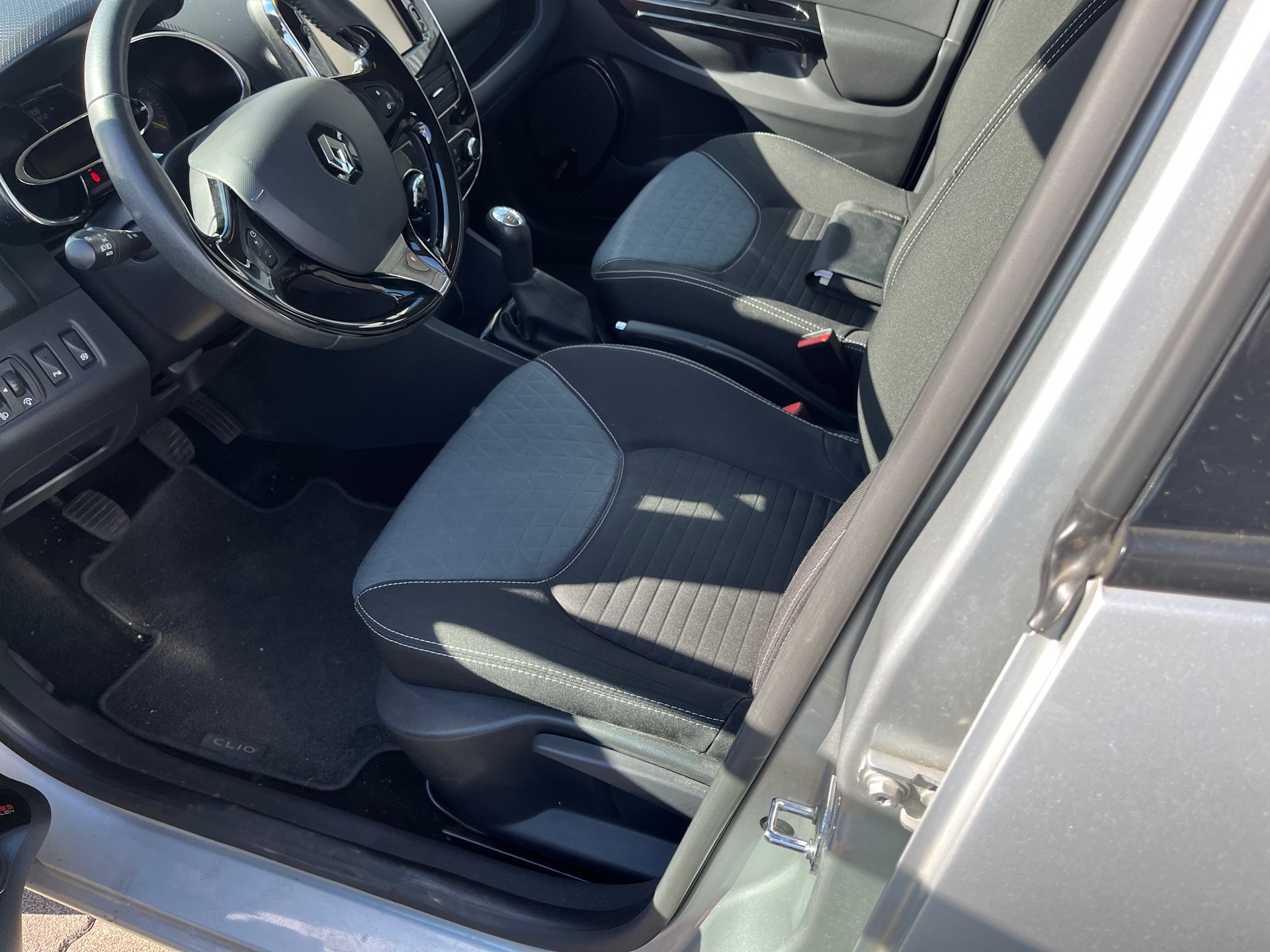 RENAULT Clio 0.9 12V Expression-image-5