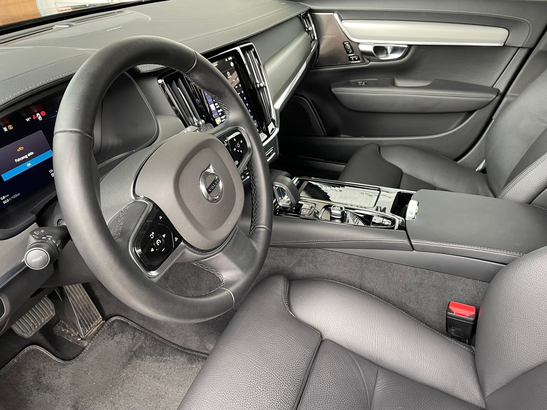 VOLVO V90 2.0 T6 TE Ultra Bright eAW-showroom-element-3
