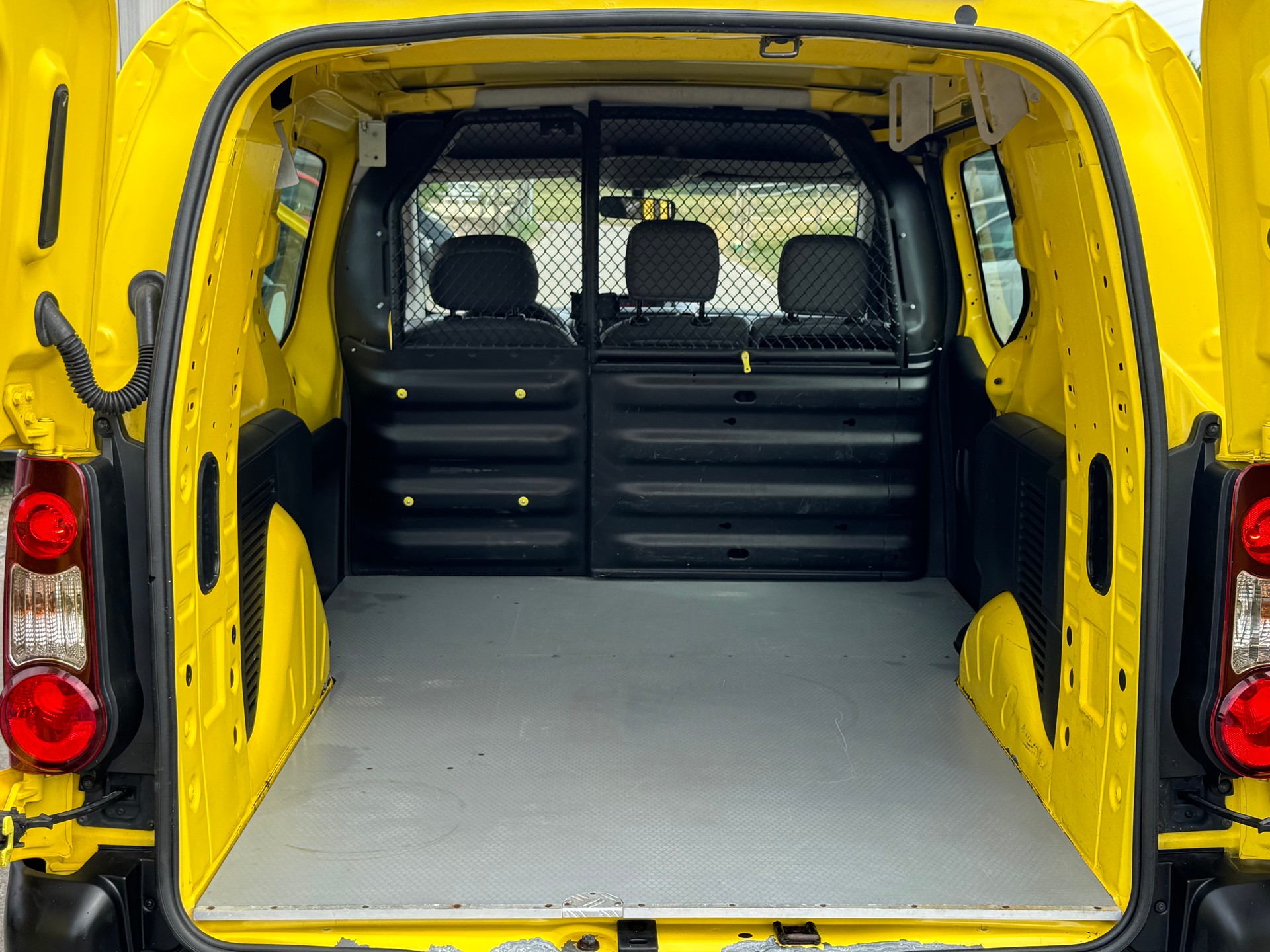 CITROEN Berlingo 1.6 BlueHDi 100 S&S Komfort ETG6-image-13