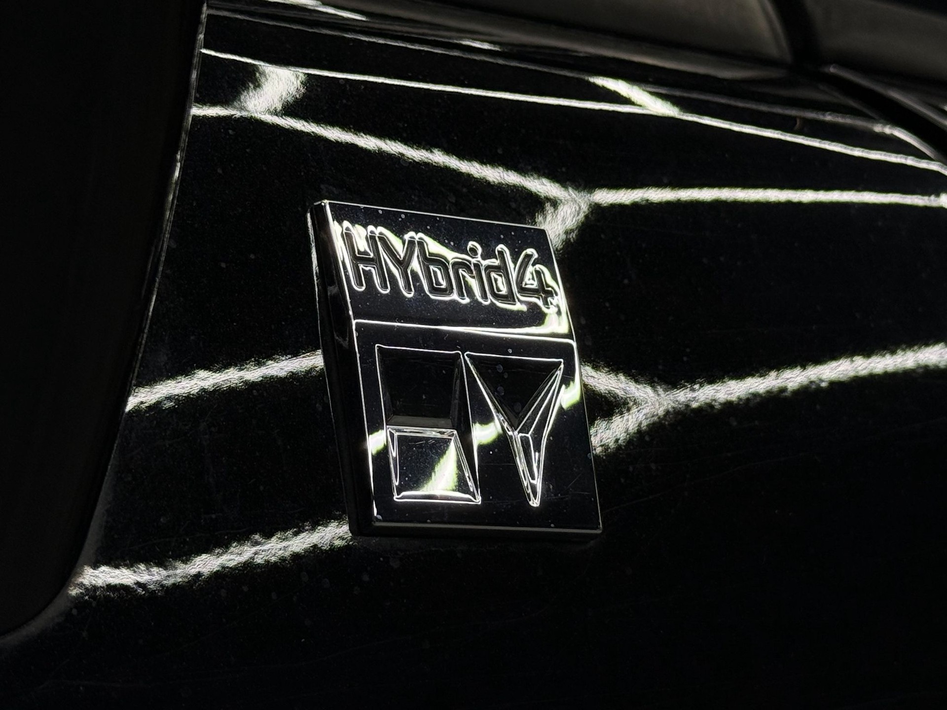 PEUGEOT 3008 HYbrid4 2.0 HDI ETG6-image-14