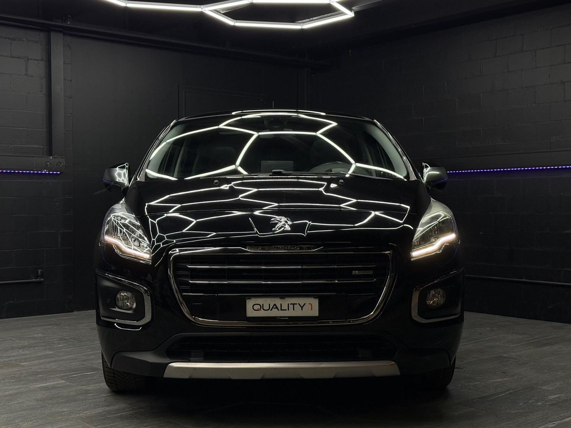 PEUGEOT 3008 HYbrid4 2.0 HDI ETG6-image-1