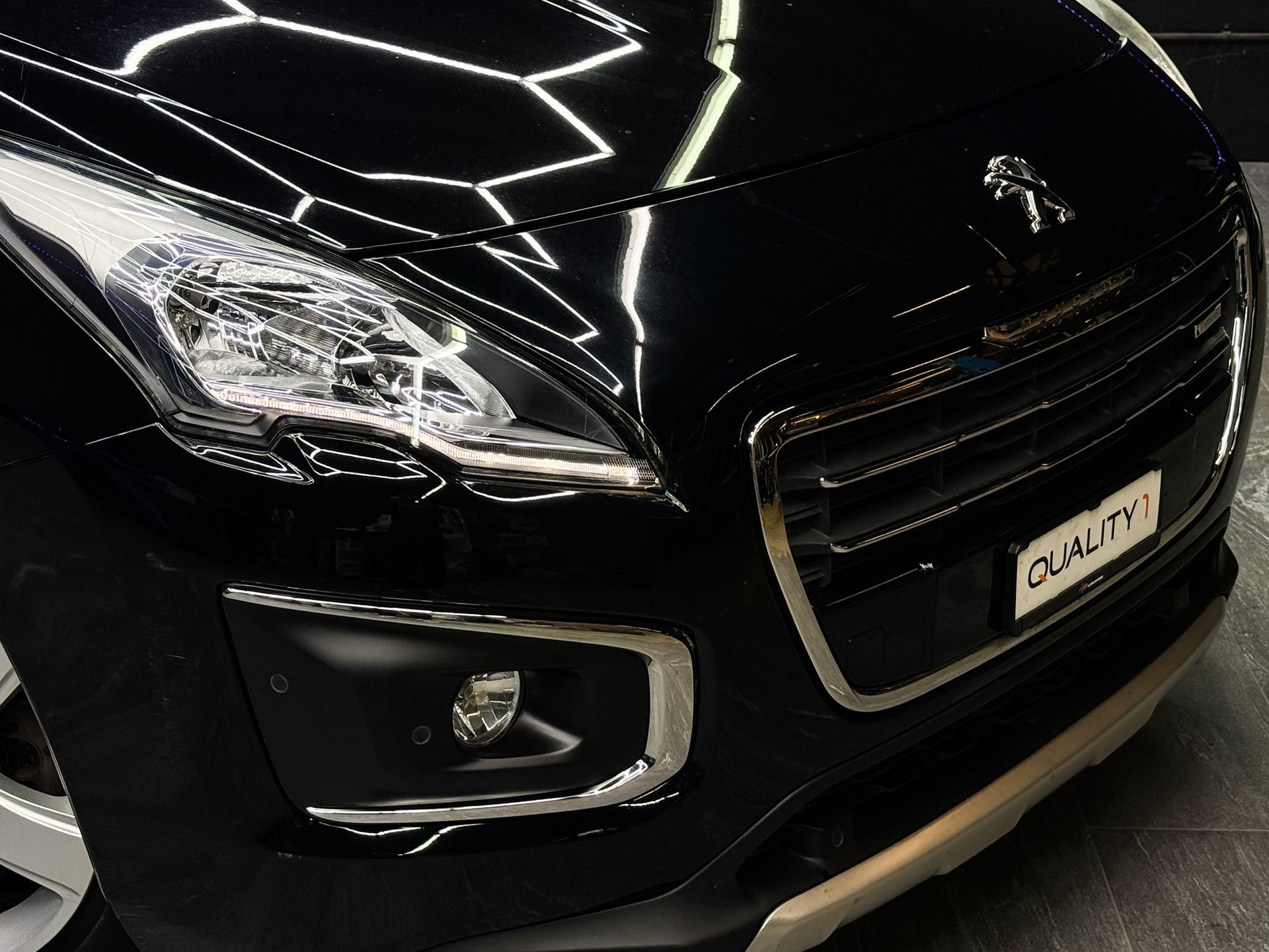 PEUGEOT 3008 HYbrid4 2.0 HDI ETG6-image-2