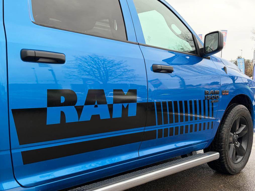 DODGE RAM 1500 Classic 5.7 HEMI 4x4-image-3