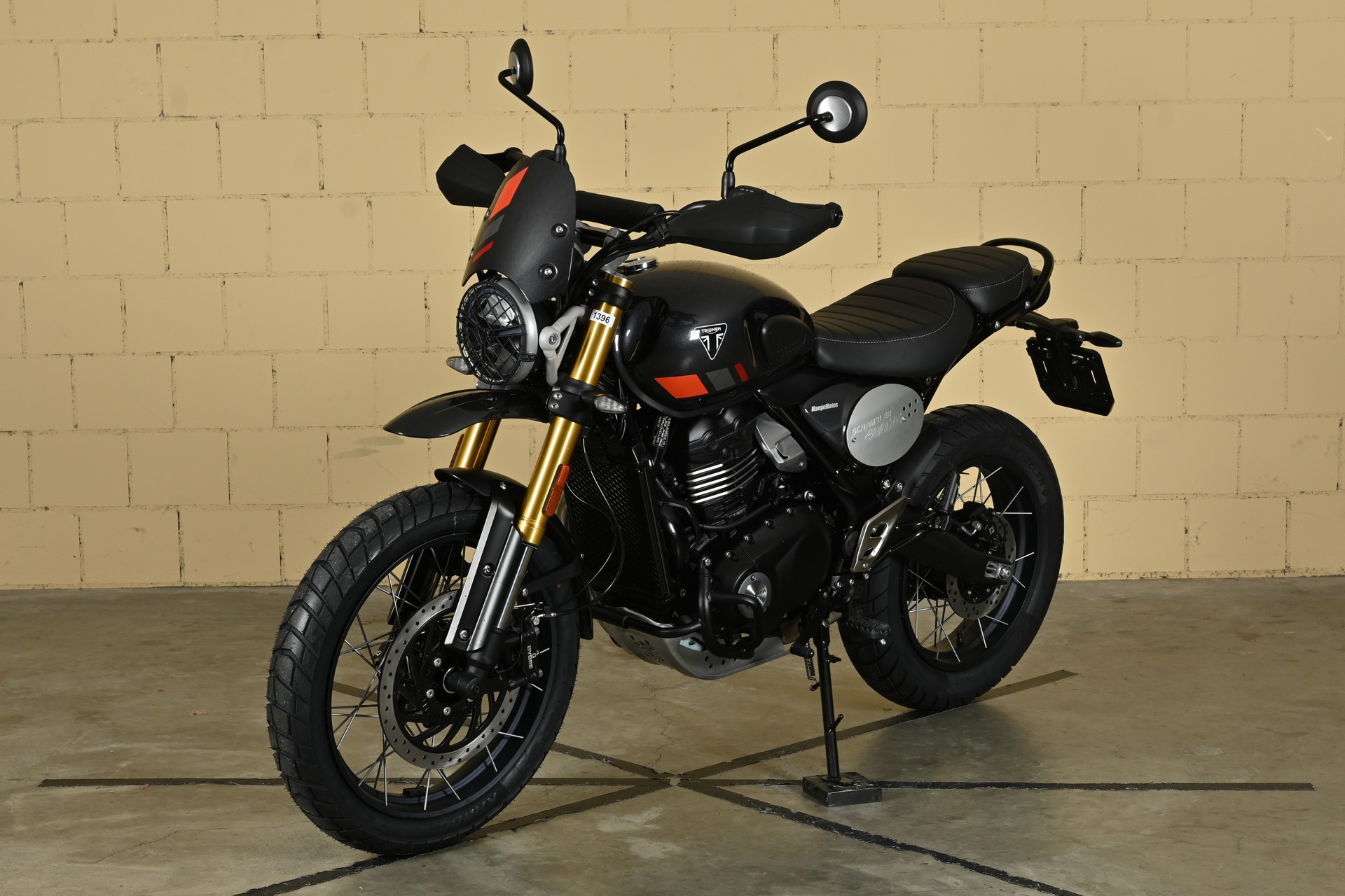 TRIUMPH Scrambler 400 X-showroom-element-3