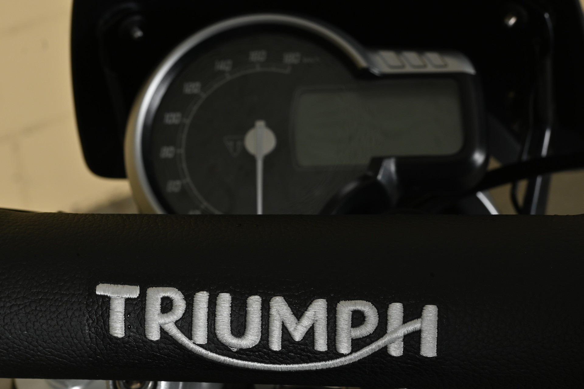 TRIUMPH Scrambler 400 X-image-8