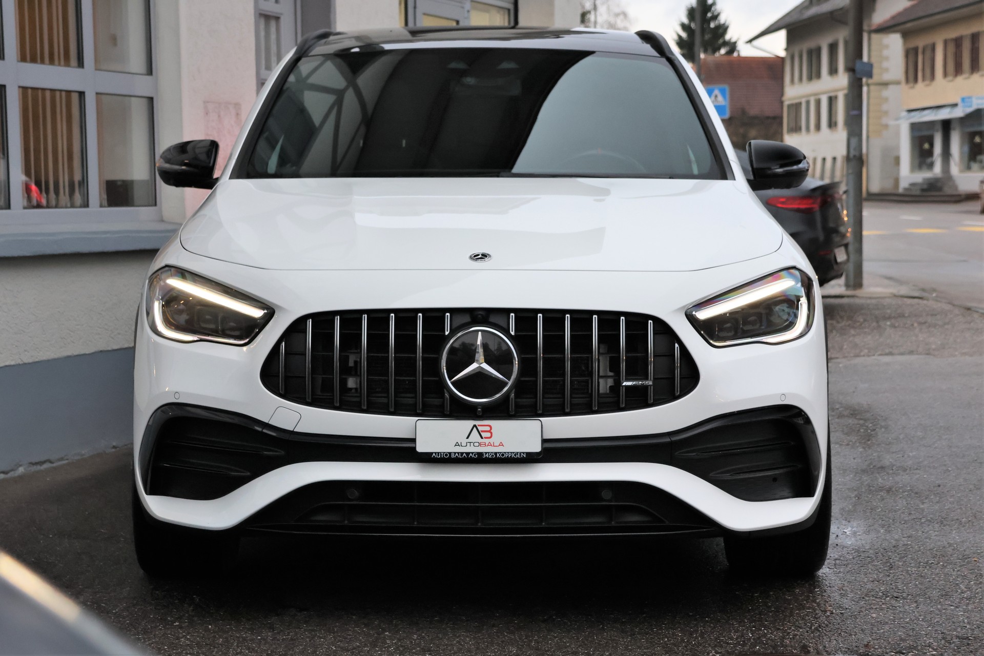 MERCEDES-BENZ GLA 35 AMG 4Matic 8G-Speedshift DCT (CH)-image-1