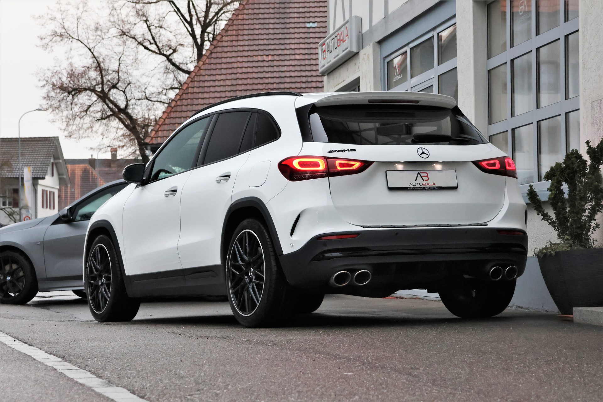 MERCEDES-BENZ GLA 35 AMG 4Matic 8G-Speedshift DCT (CH)-image-2