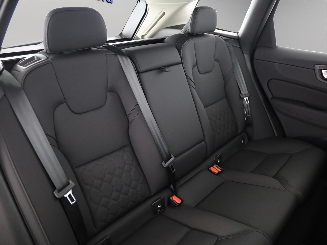 VOLVO XC60 2.0 T6 TE Plus Bright eAWD-image-11