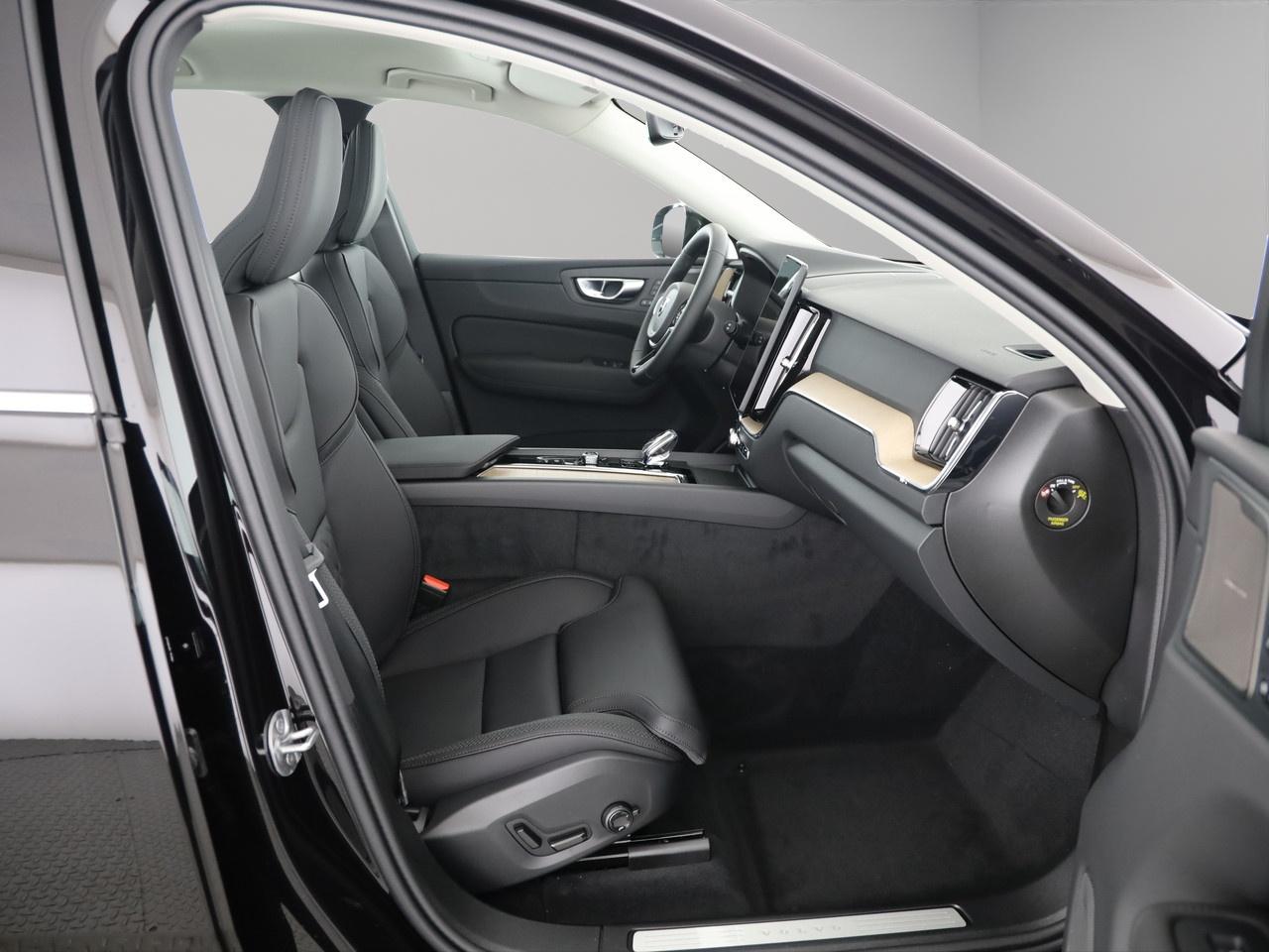 VOLVO XC60 2.0 T6 TE Plus Bright eAWD-image-8