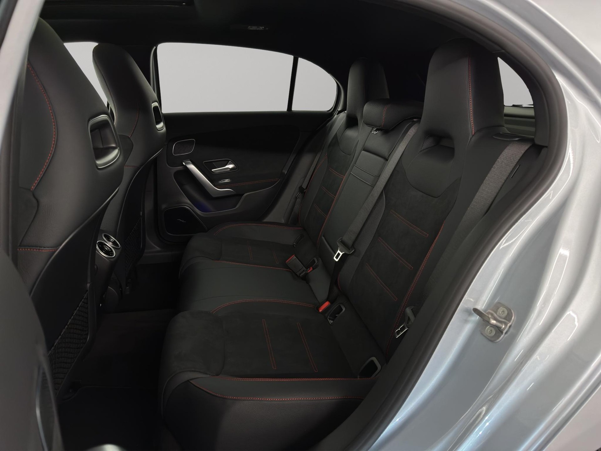 MERCEDES-BENZ A 220 AMG Line 4m-image-7