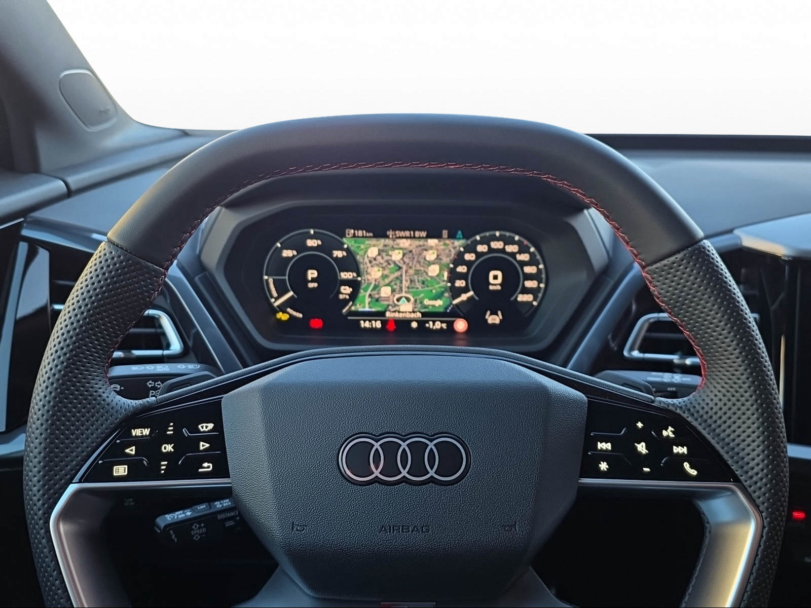AUDI Q4 e-tron 45 quattro-image-4