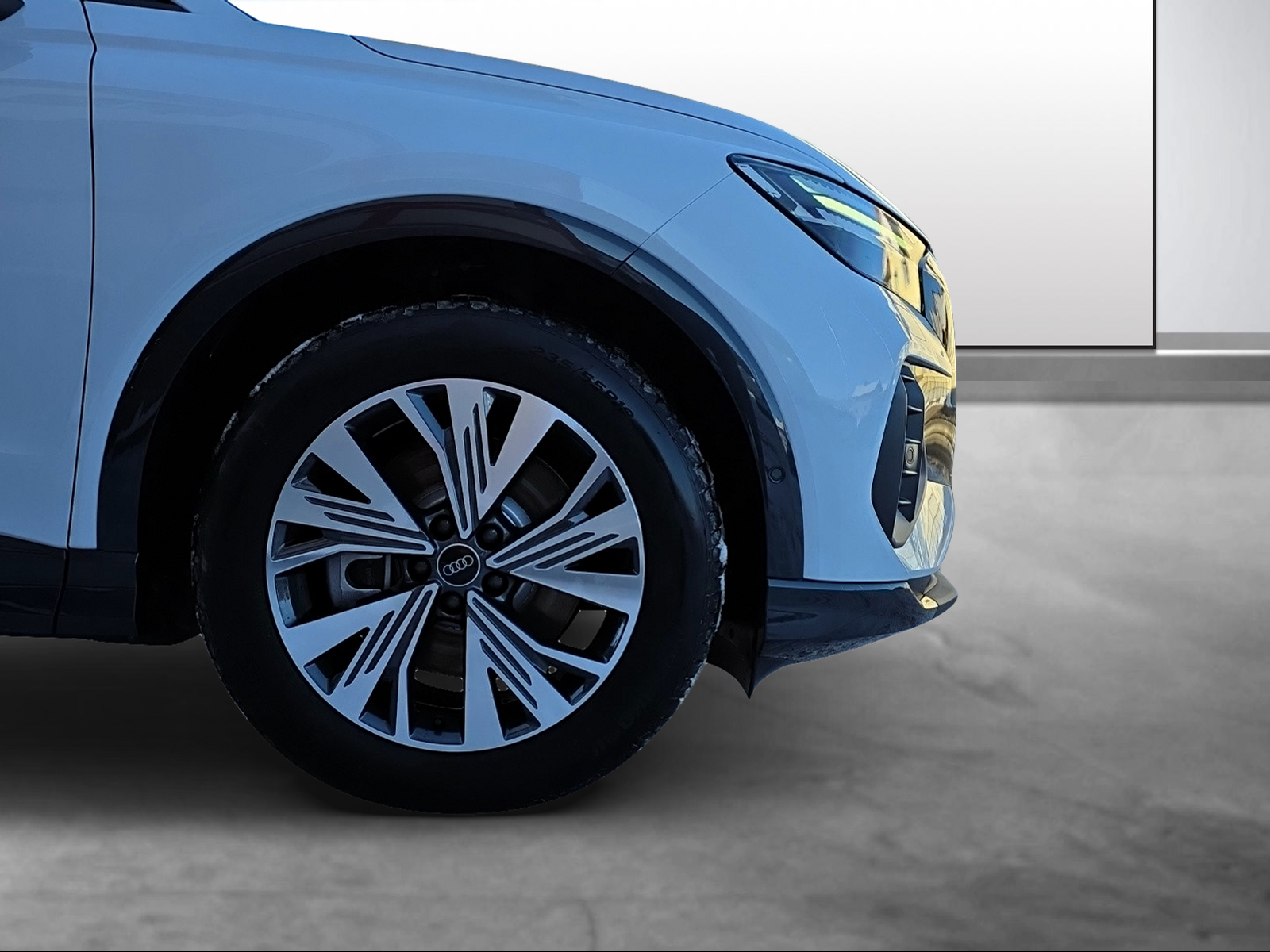 AUDI Q4 e-tron 45 quattro-image-14