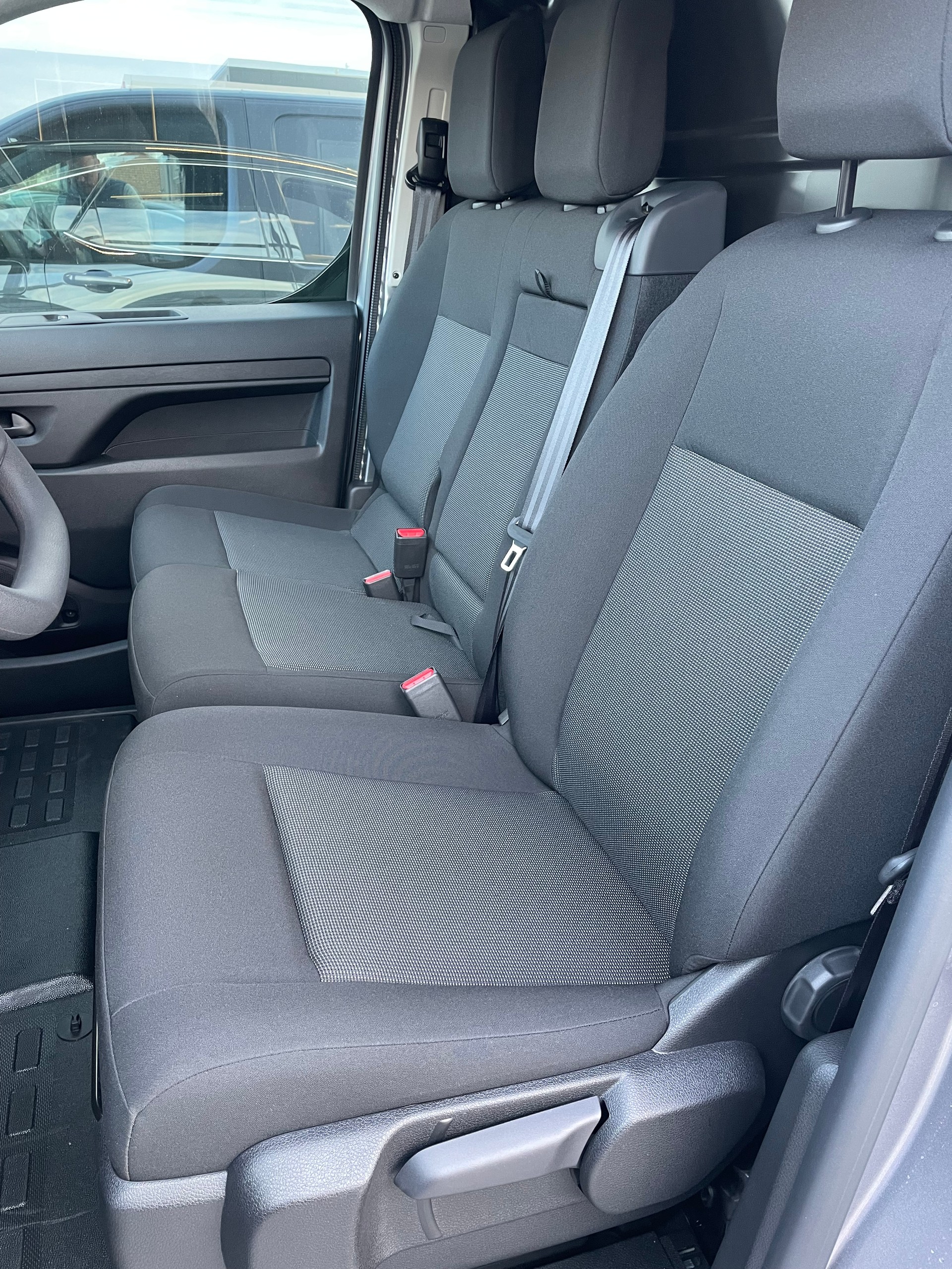 PEUGEOT Expert 2.0 BlueHDi 180 S&S Standard EAT8-image-10